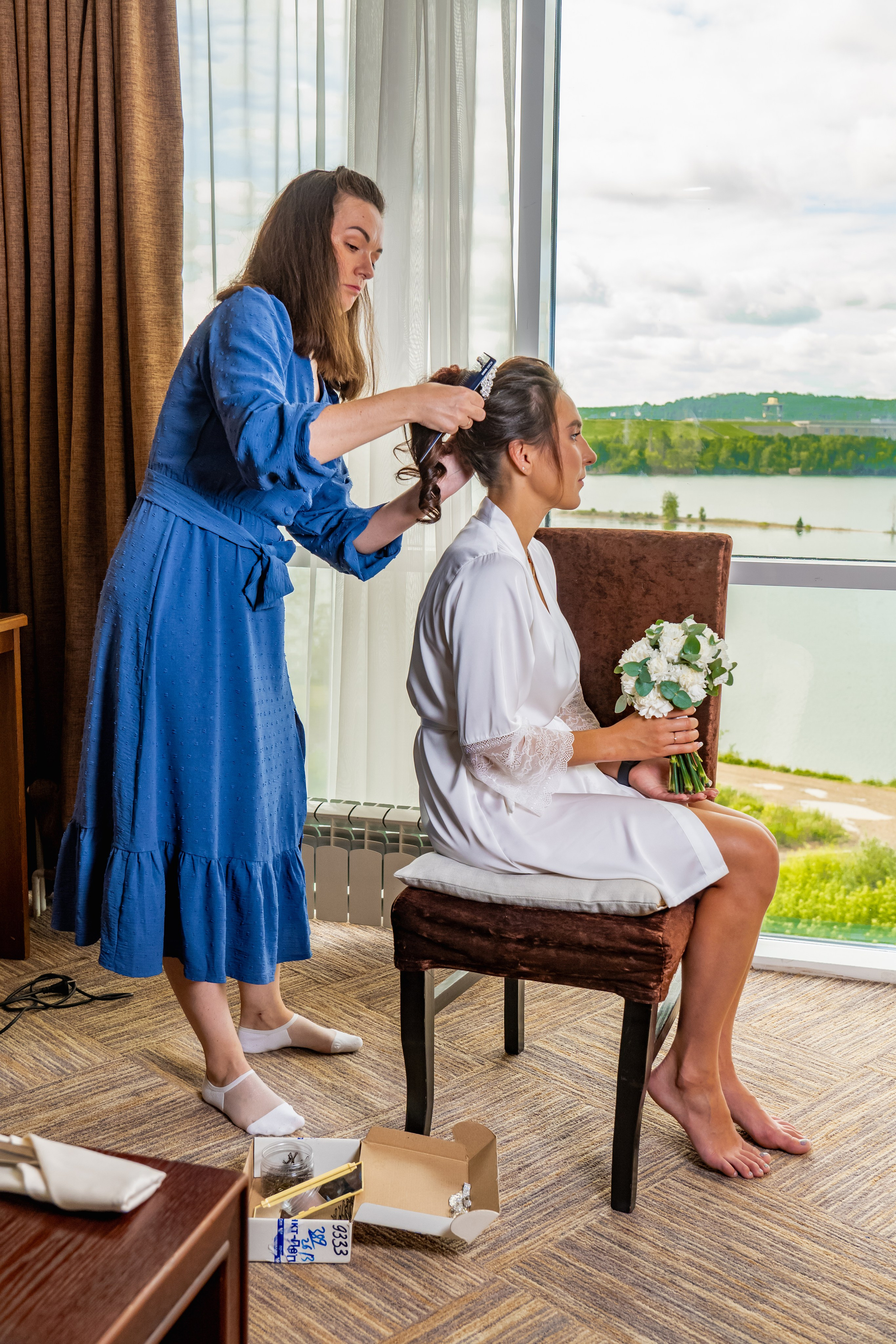 Сборы жениха и невесты в отеле: Северное море. Занимаюсь профессиональной фотографией и живу рядом с Байкалом. Работаю в разных жанрах