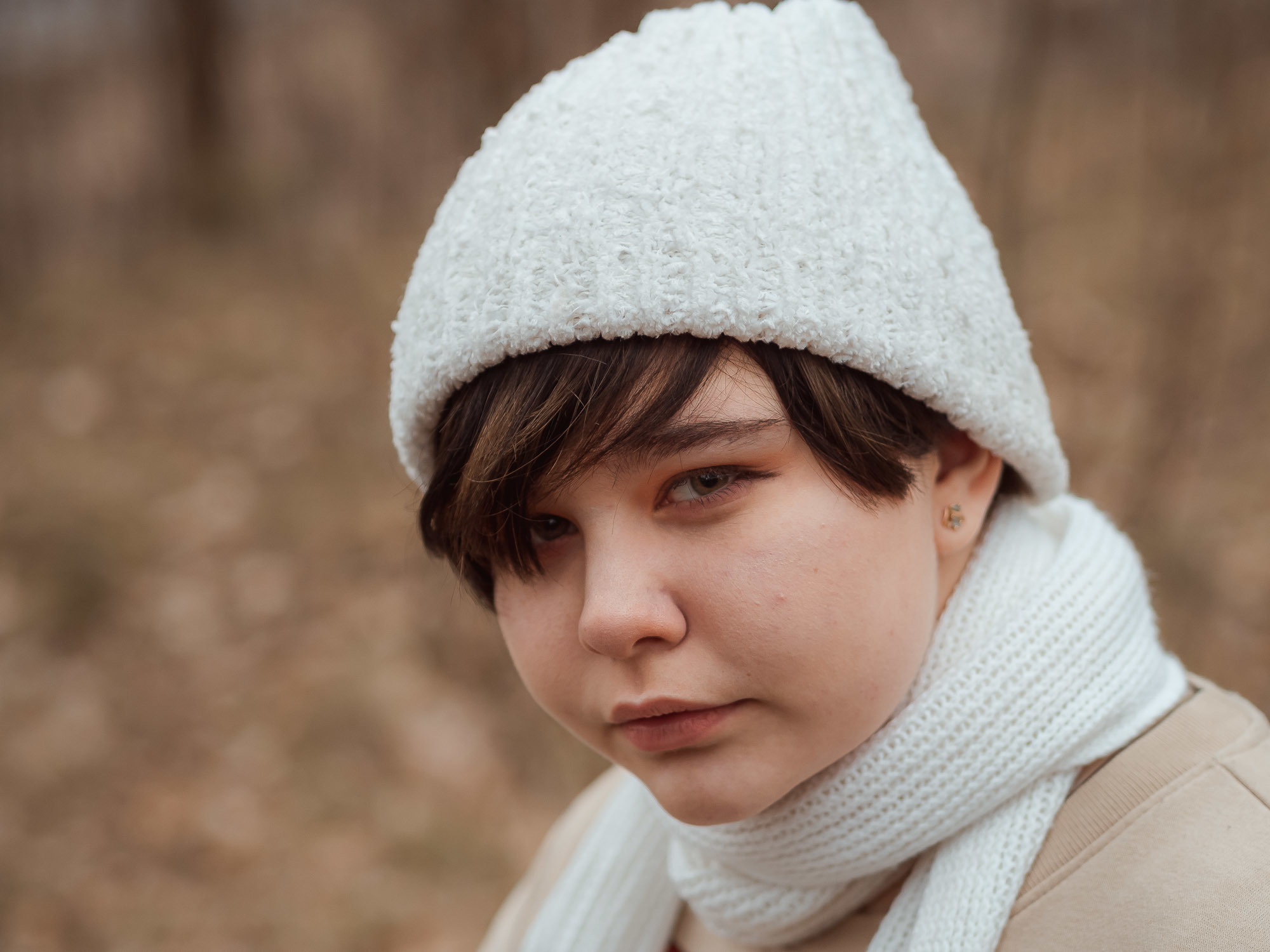 фотосессия для детей подростков, позы для фотосессии подростка девочки, фотосессии подростков девушек, фотосессия подростки 14 лет,  фотопортрет девушки, позы для фотосессии для девушек, фотосессия девушки на улице весной, фотосессия на природе весной девушка