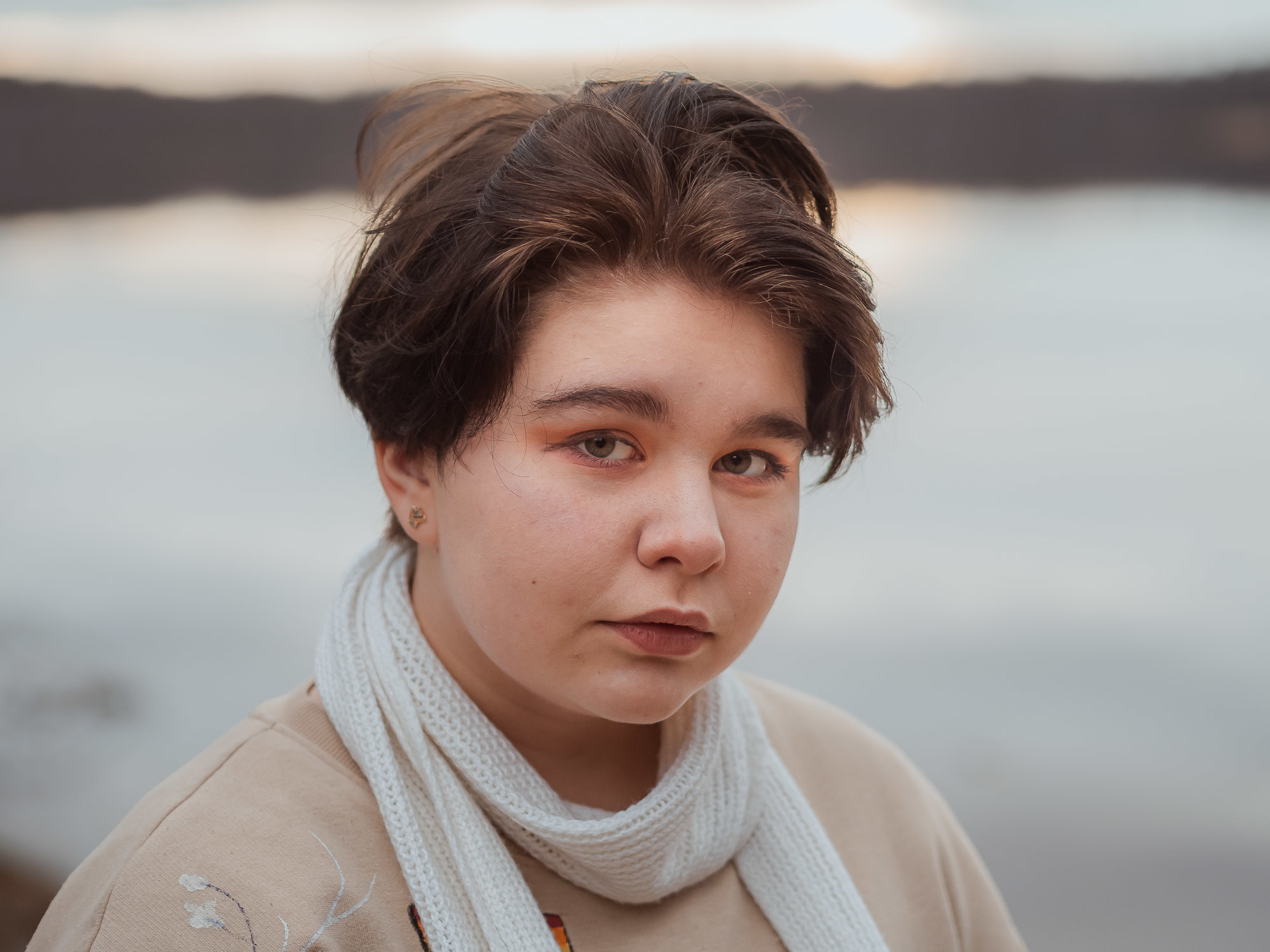 позы для фотосессии подростка, фотосессия для подростков девочек 15 лет, образы для фотосессии для девушки, позы для фотосессии девушки на улице осенью