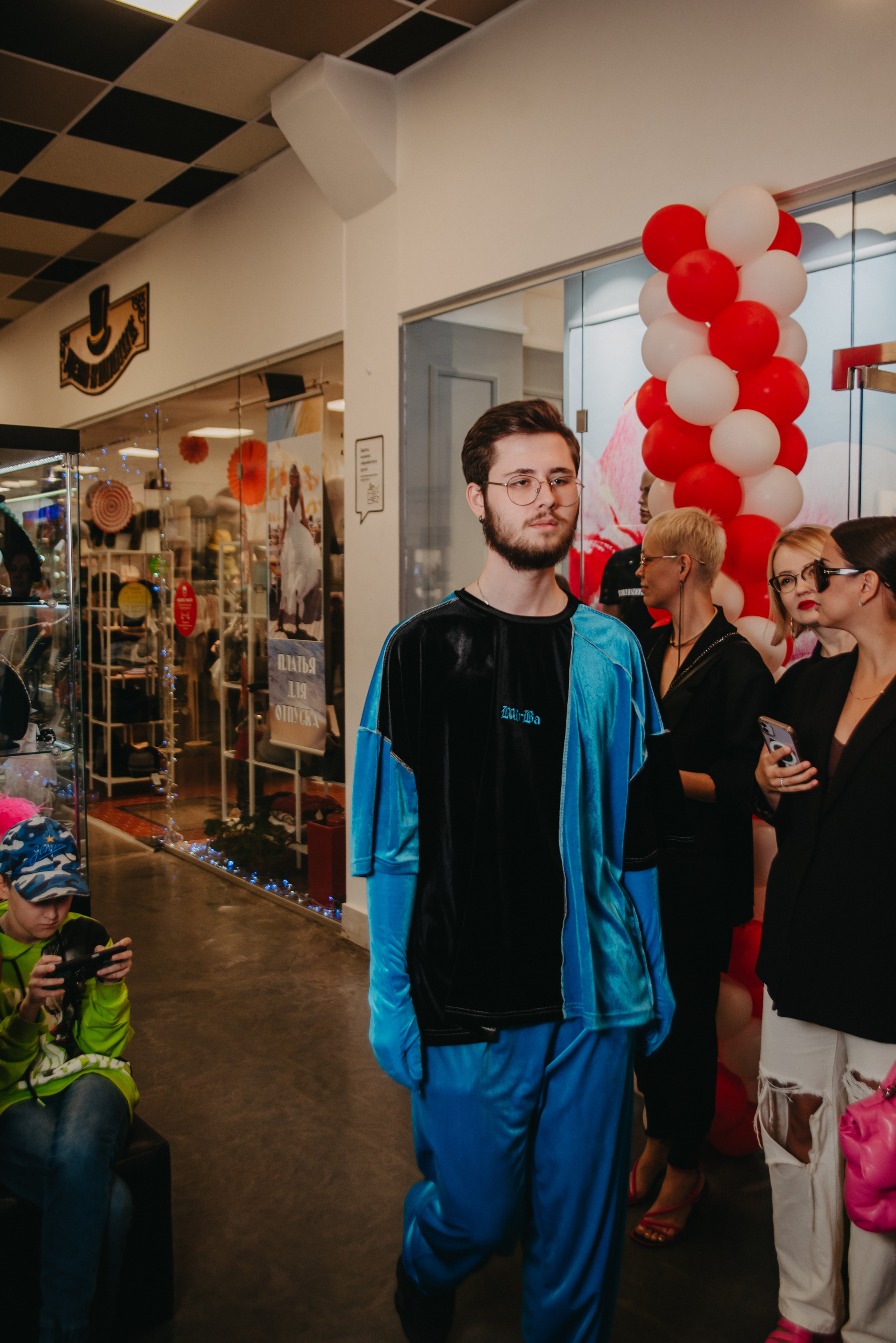 Открытие магазина концептуального бренда одежды MIRBA. Контент фотограф Илья Урс