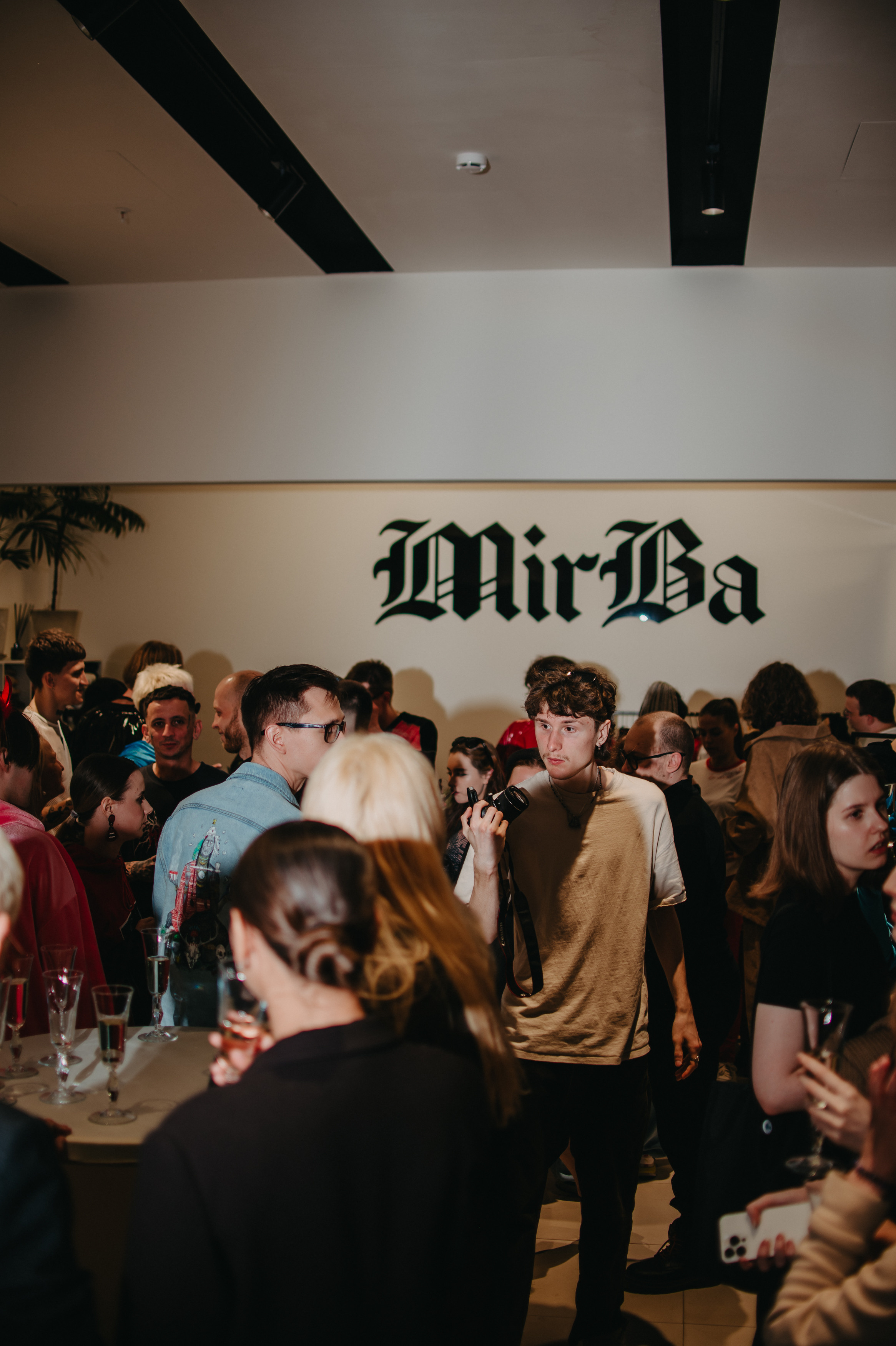 Открытие магазина концептуального бренда одежды MIRBA. Контент фотограф Илья Урс