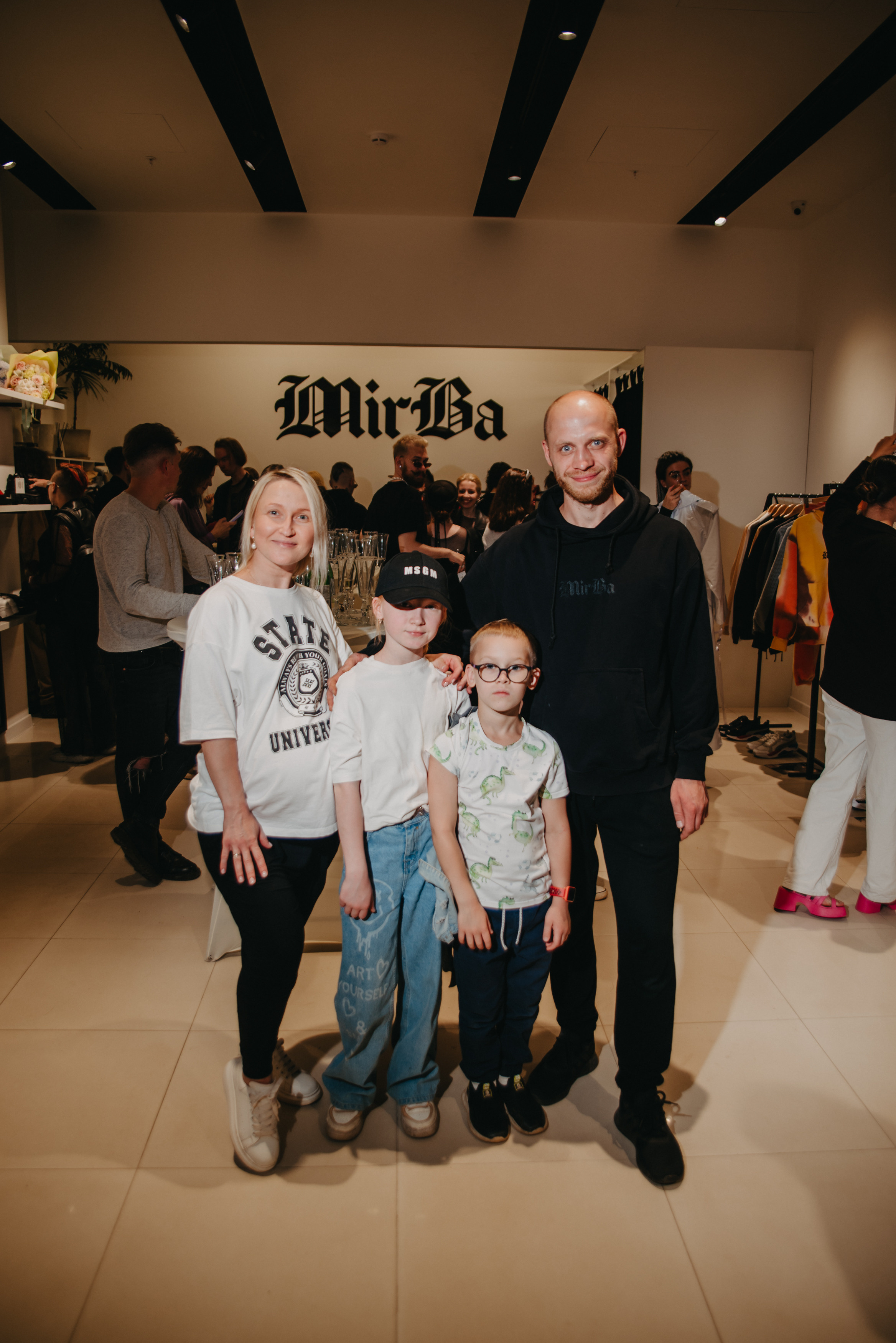 Открытие магазина концептуального бренда одежды MIRBA. Контент фотограф Илья Урс