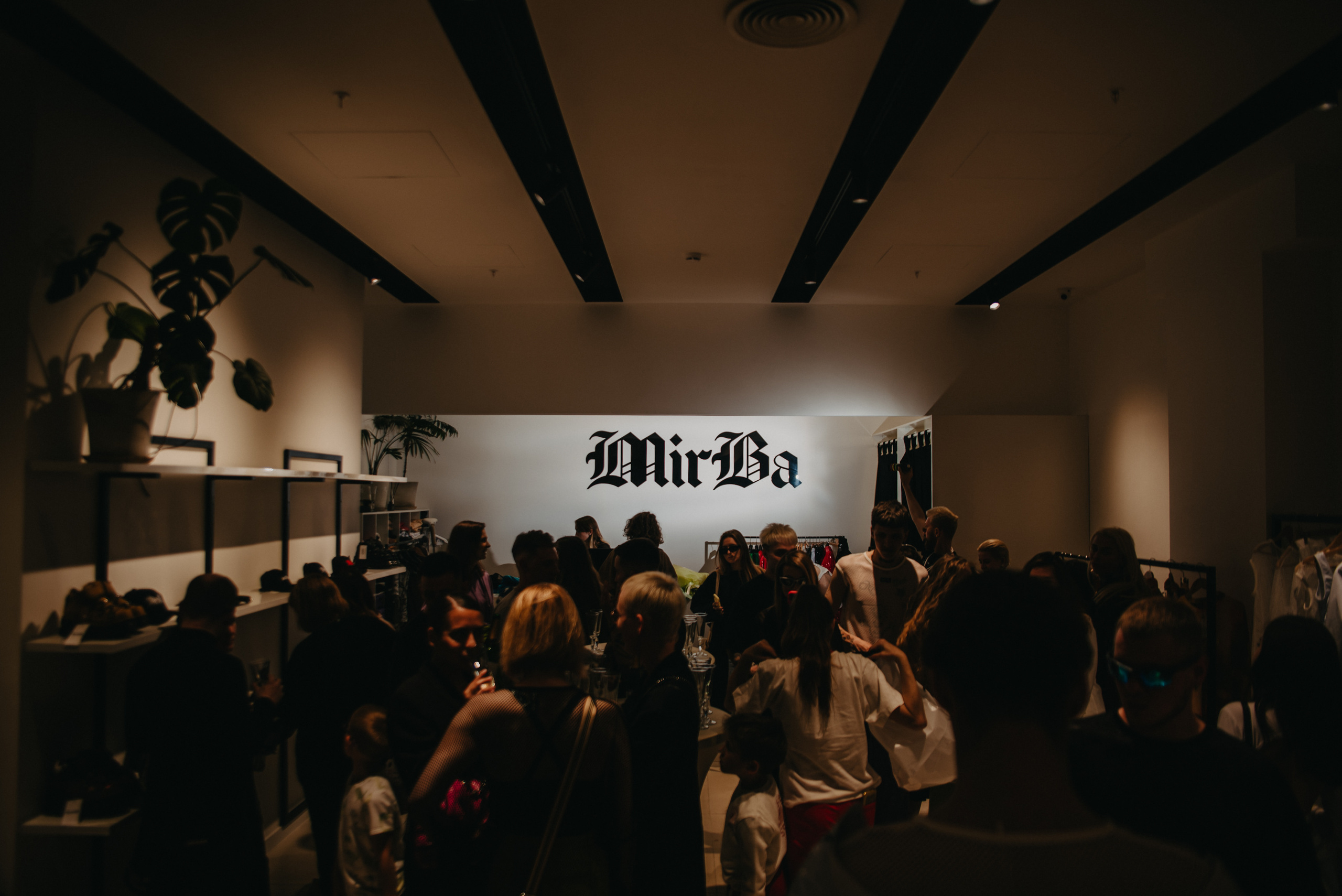 Открытие магазина концептуального бренда одежды MIRBA. Контент фотограф Илья Урс