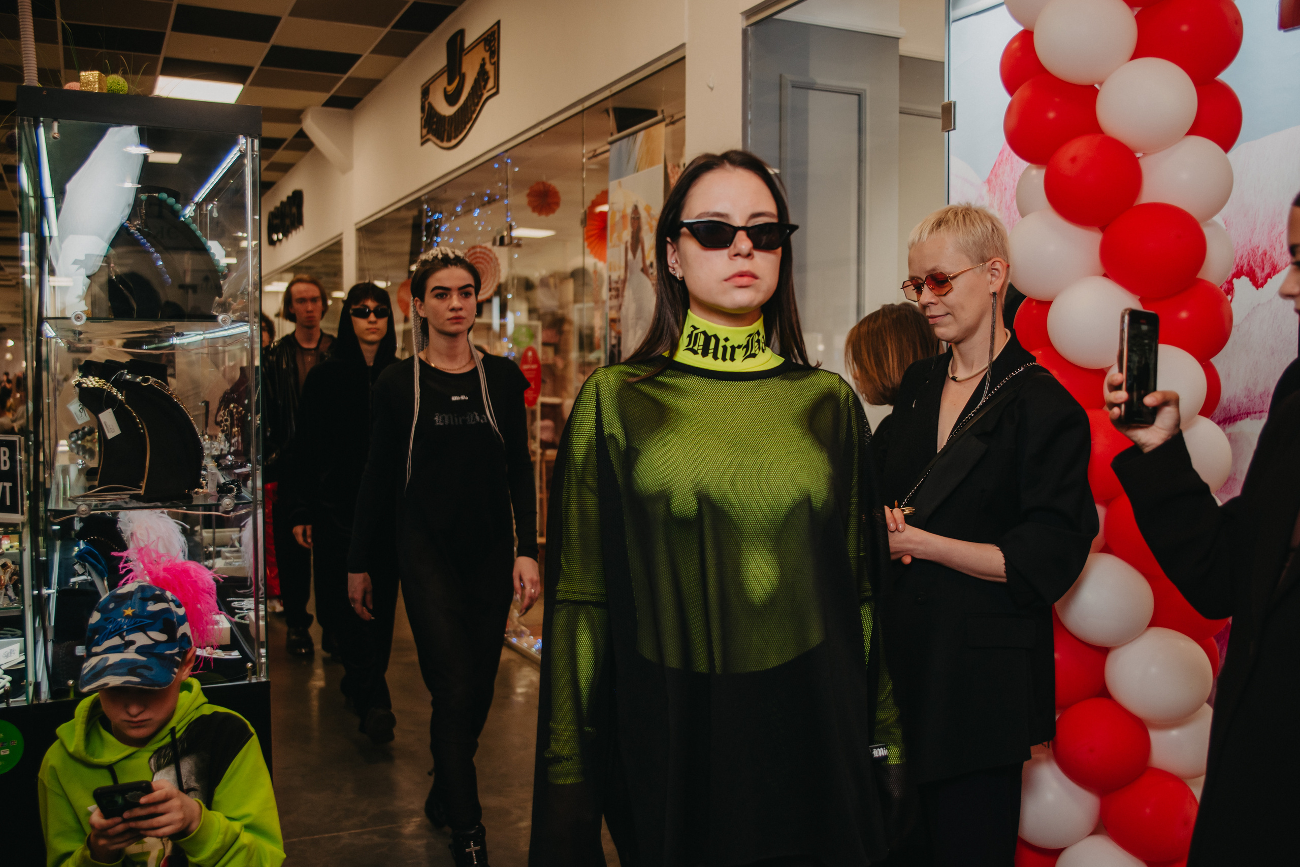 Открытие магазина концептуального бренда одежды MIRBA. Контент фотограф Илья Урс