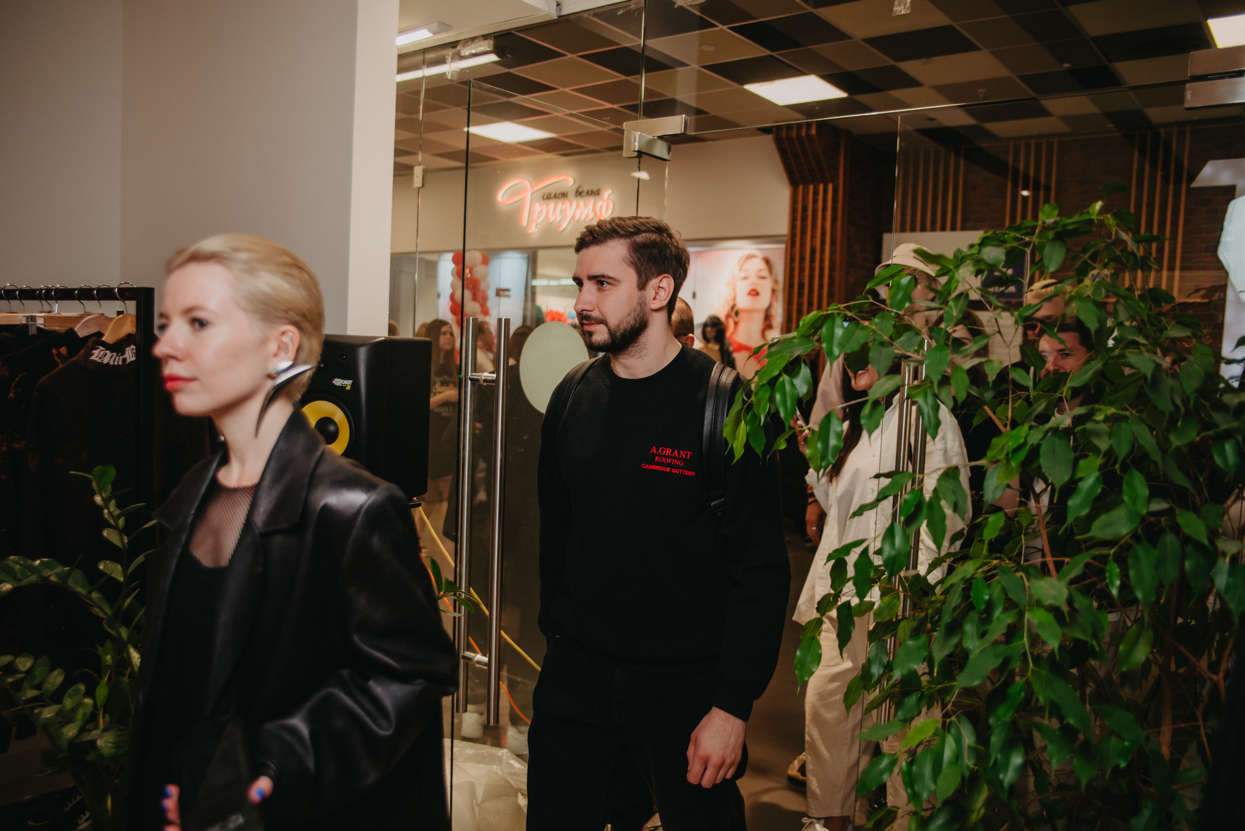 Открытие магазина концептуального бренда одежды MIRBA. Контент фотограф Илья Урс