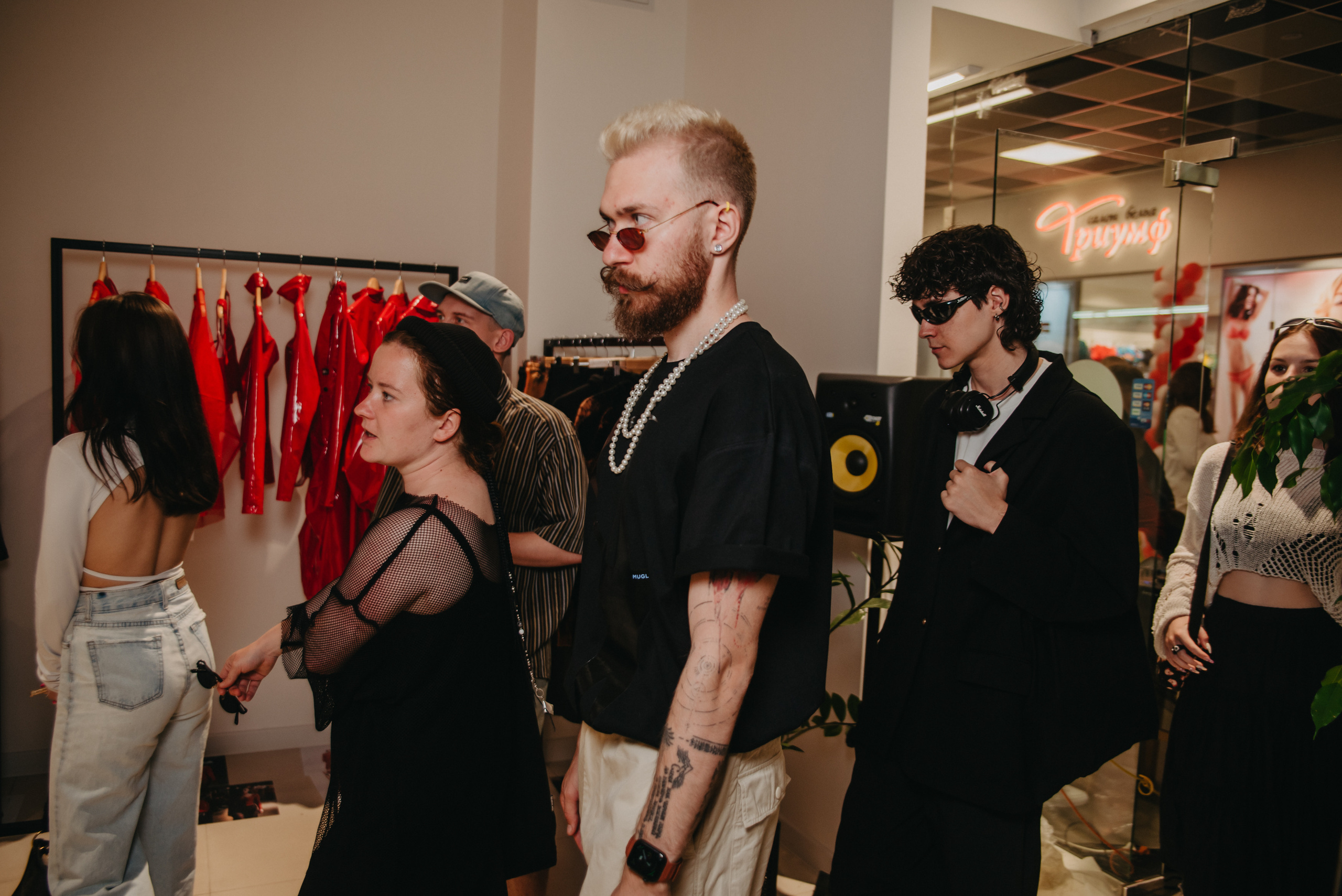 Открытие магазина концептуального бренда одежды MIRBA. Контент фотограф Илья Урс
