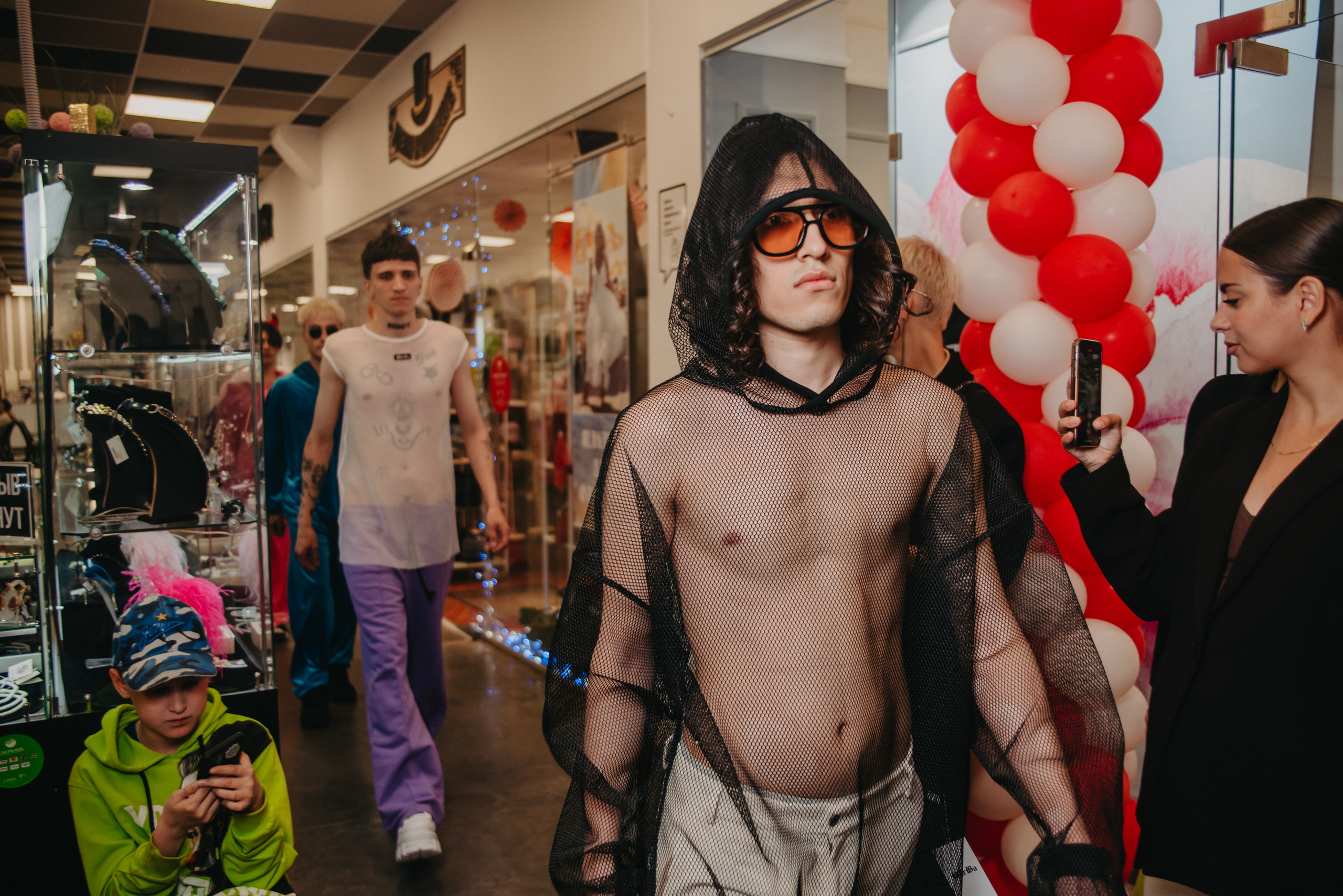Открытие магазина концептуального бренда одежды MIRBA. Контент фотограф Илья Урс