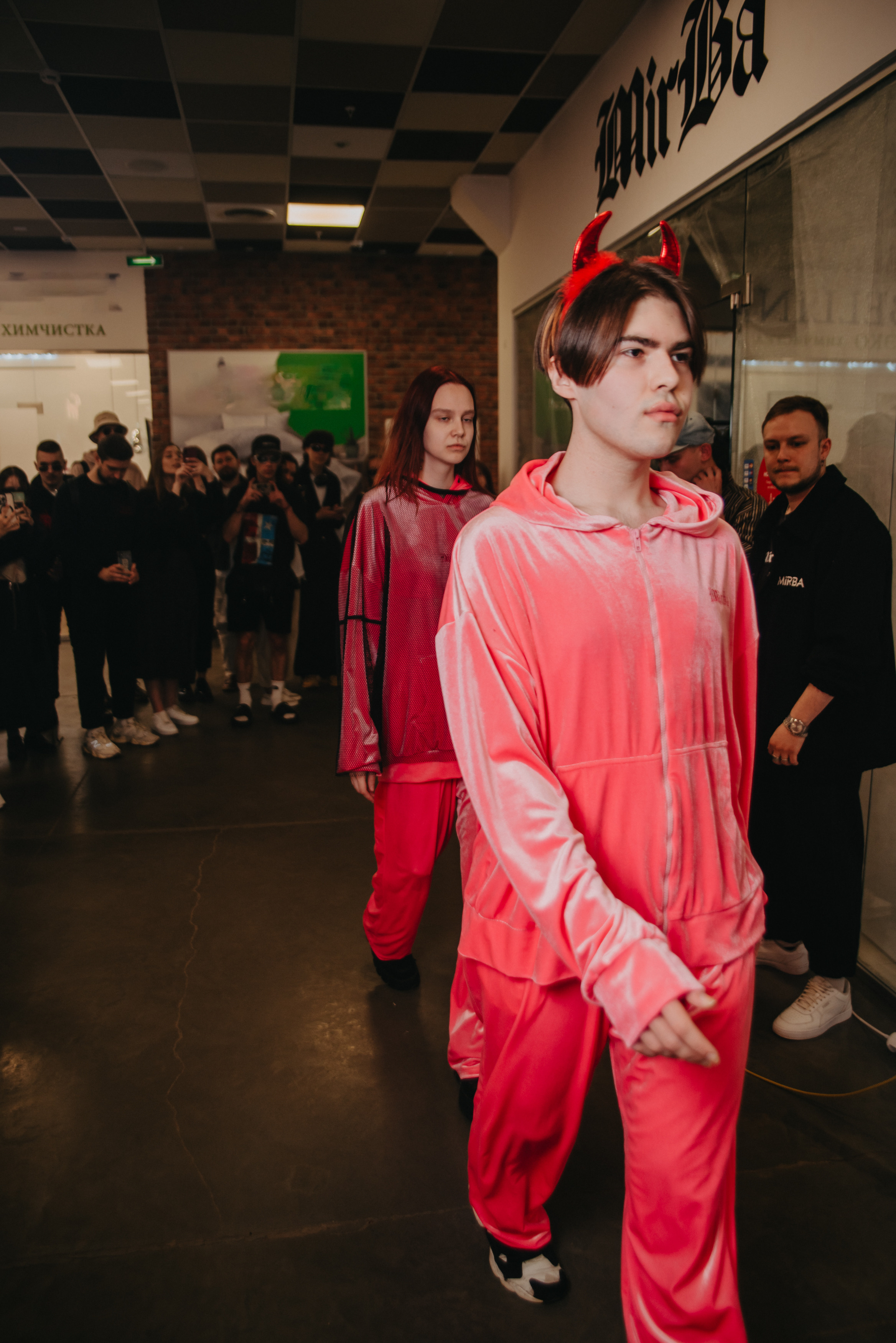Открытие магазина концептуального бренда одежды MIRBA. Контент фотограф Илья Урс