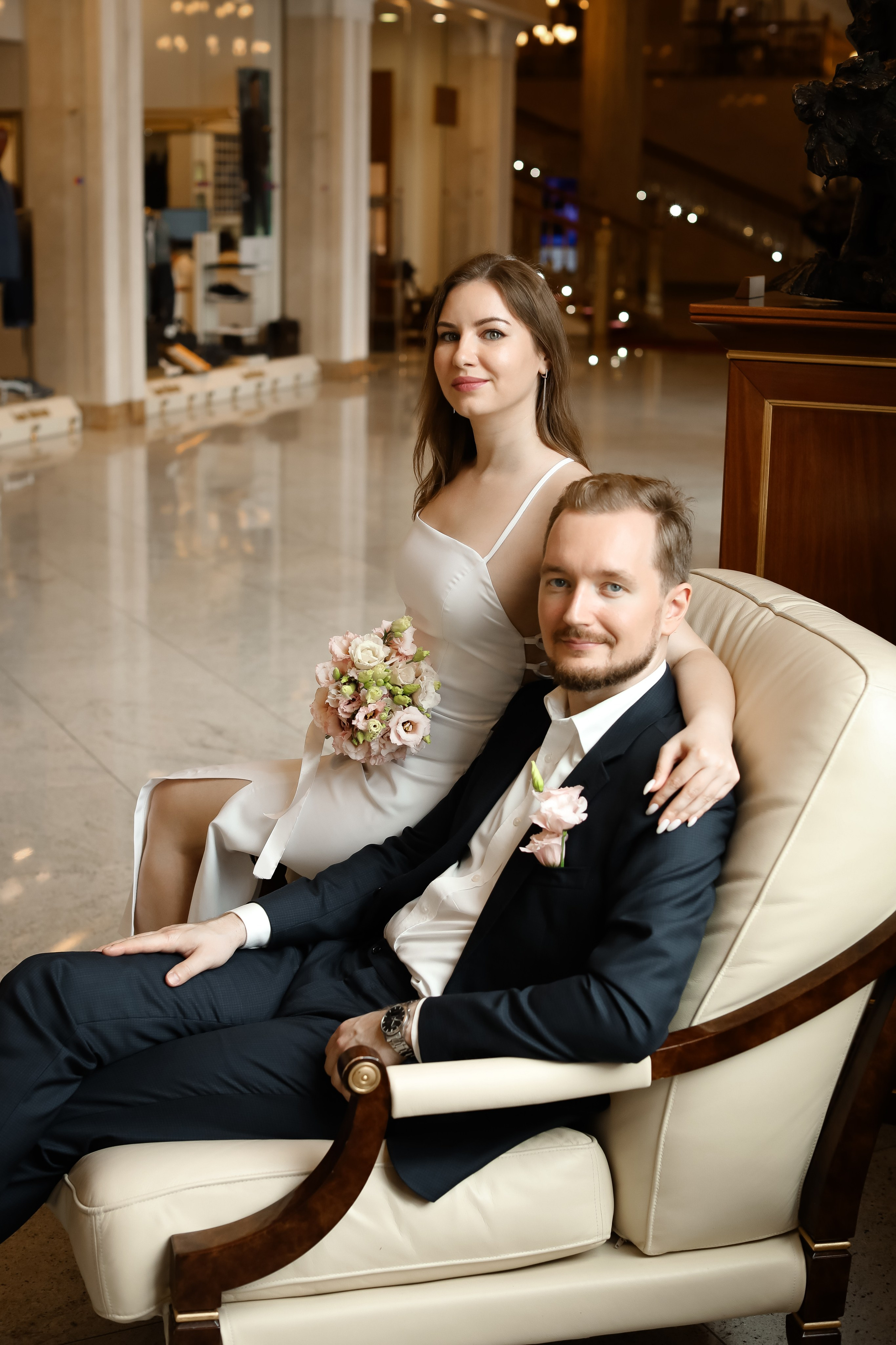 Свадебная фотосессия в гостинице «Украина». Свадебный фотограф в Москве Людмила Яковлева