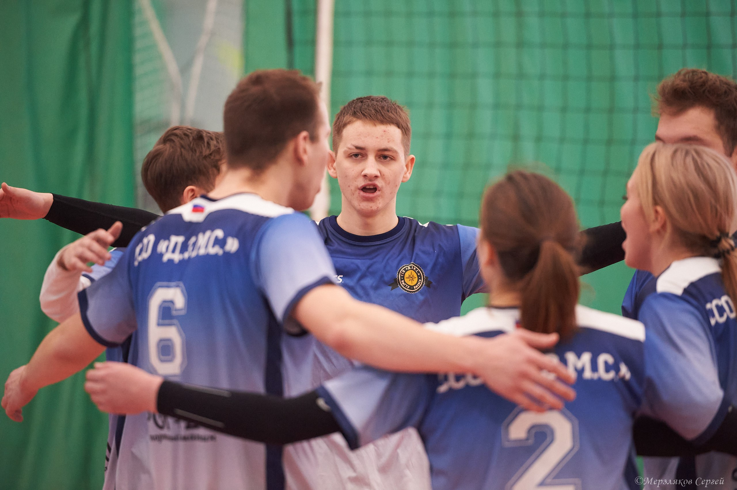 Новогодний волейбольный турнир. Ижевск. 16.12.23. Спортивный репортажный фотограф в Ижевске Сергей Мерзляков