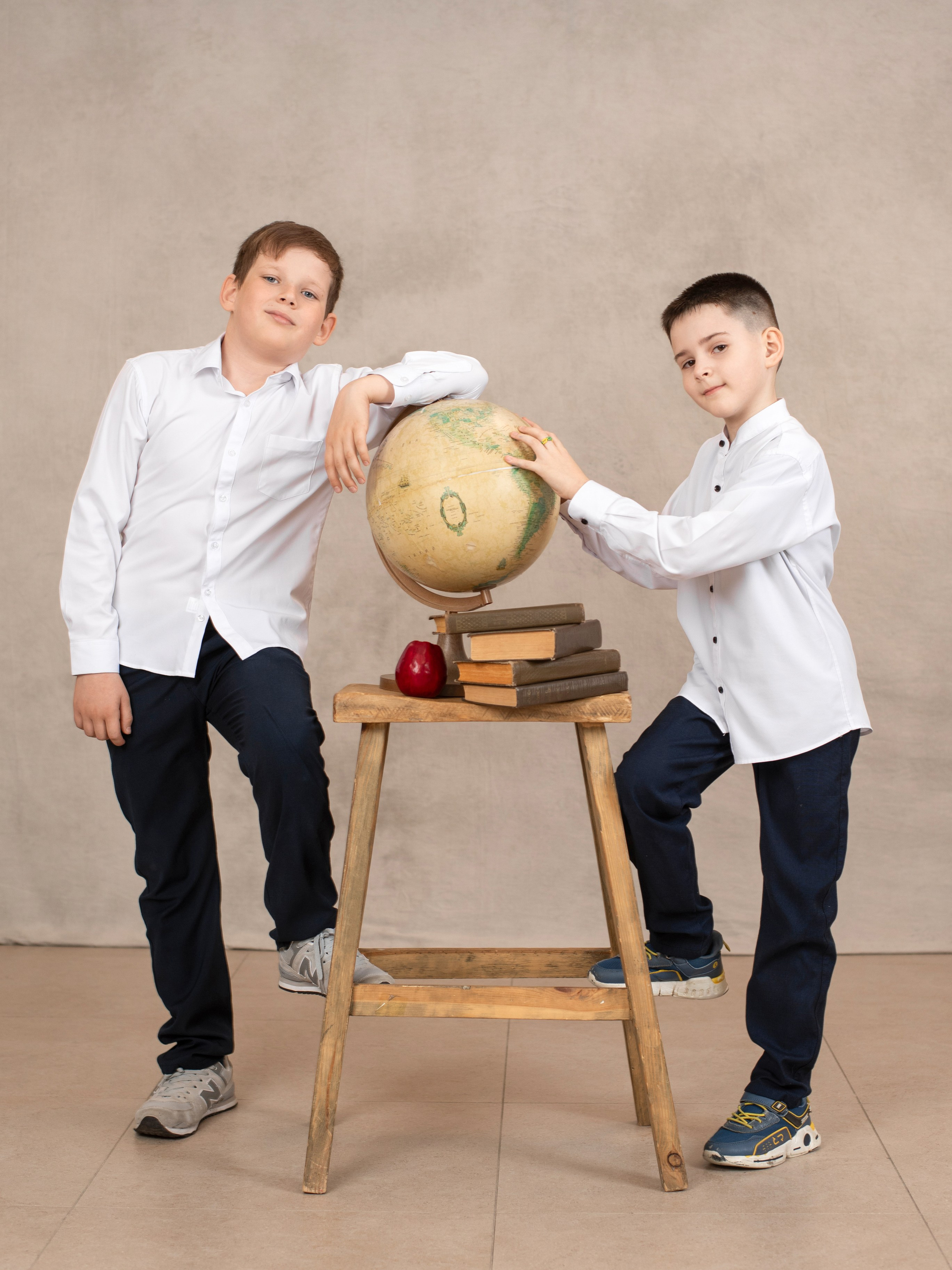 Общие фотографии 1-11 класс. Выпускные альбомы в Тюмени для школ, садов, вузов спортивных секций