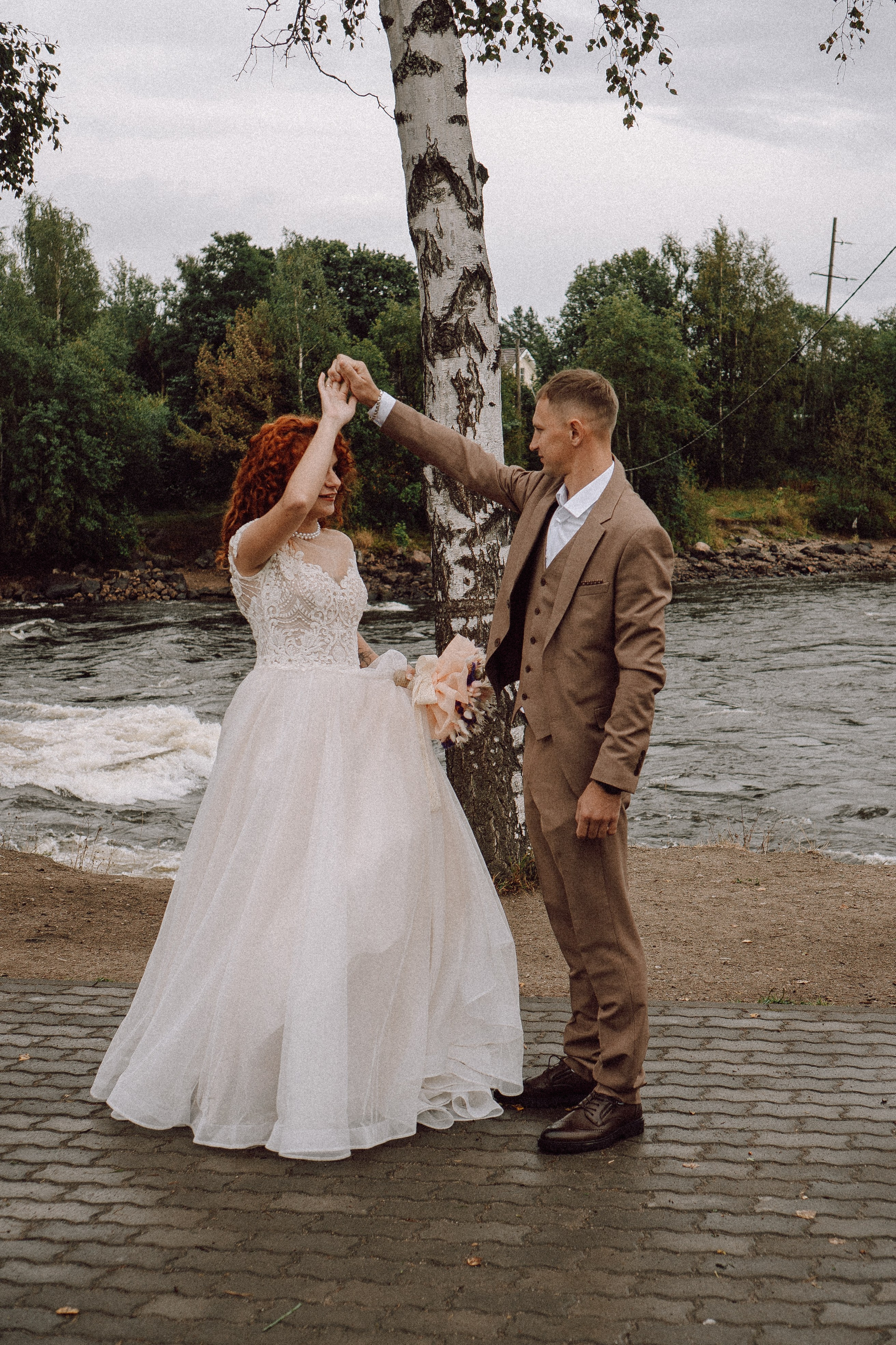 СВАДЕБНАЯ ФОТОСЕССИИЯ ПАРЫ В ГОРОДЕ ПРИОЗЕРСК В СОСНОВОМ ЛЕСУ И С ПИКАПОМ. Профессиональный фотограф, Санкт-Петербург — Виктория Богомолова