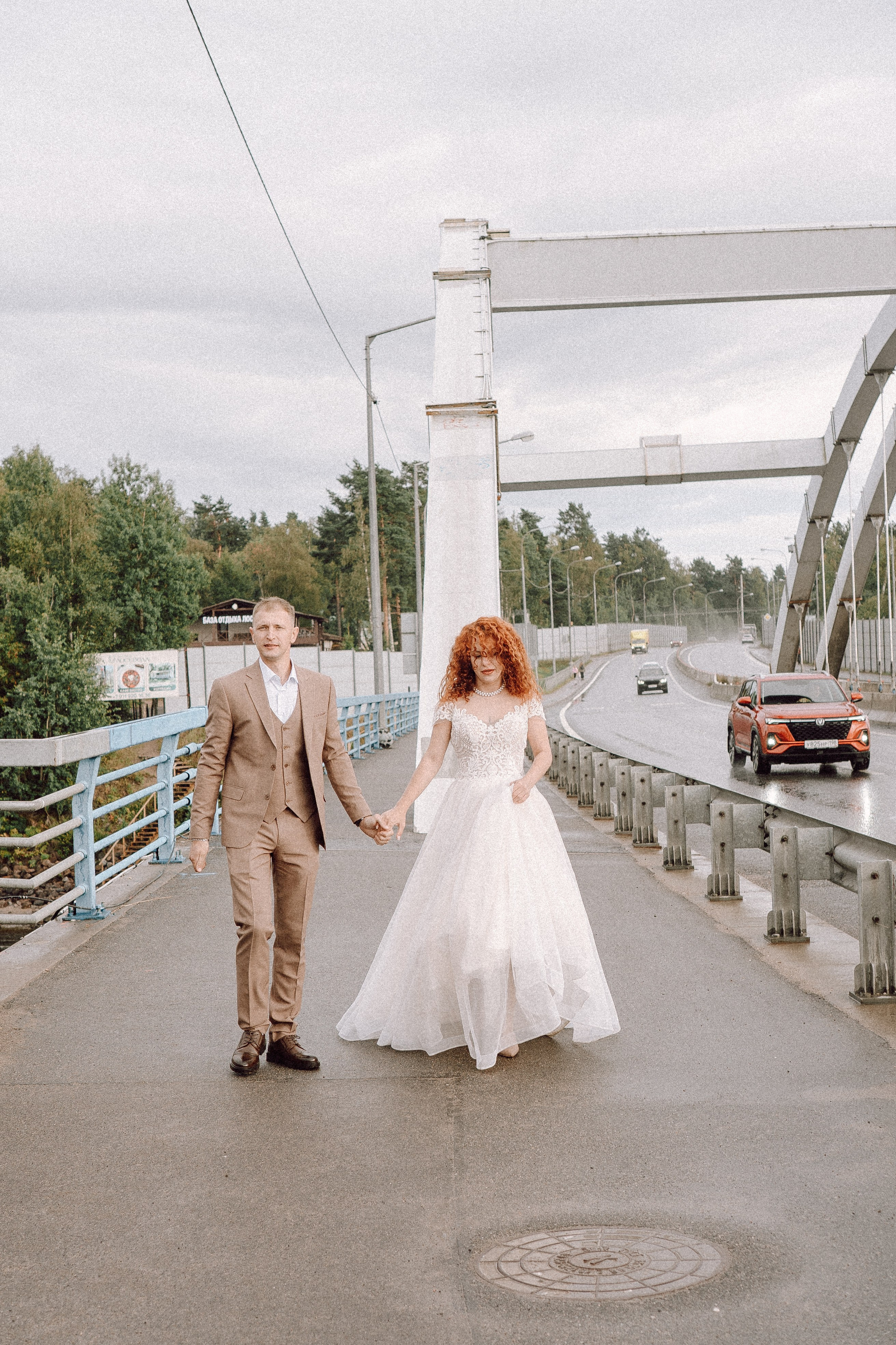 СВАДЕБНАЯ ФОТОСЕССИИЯ ПАРЫ В ГОРОДЕ ПРИОЗЕРСК В СОСНОВОМ ЛЕСУ И С ПИКАПОМ. Профессиональный фотограф, Санкт-Петербург — Виктория Богомолова