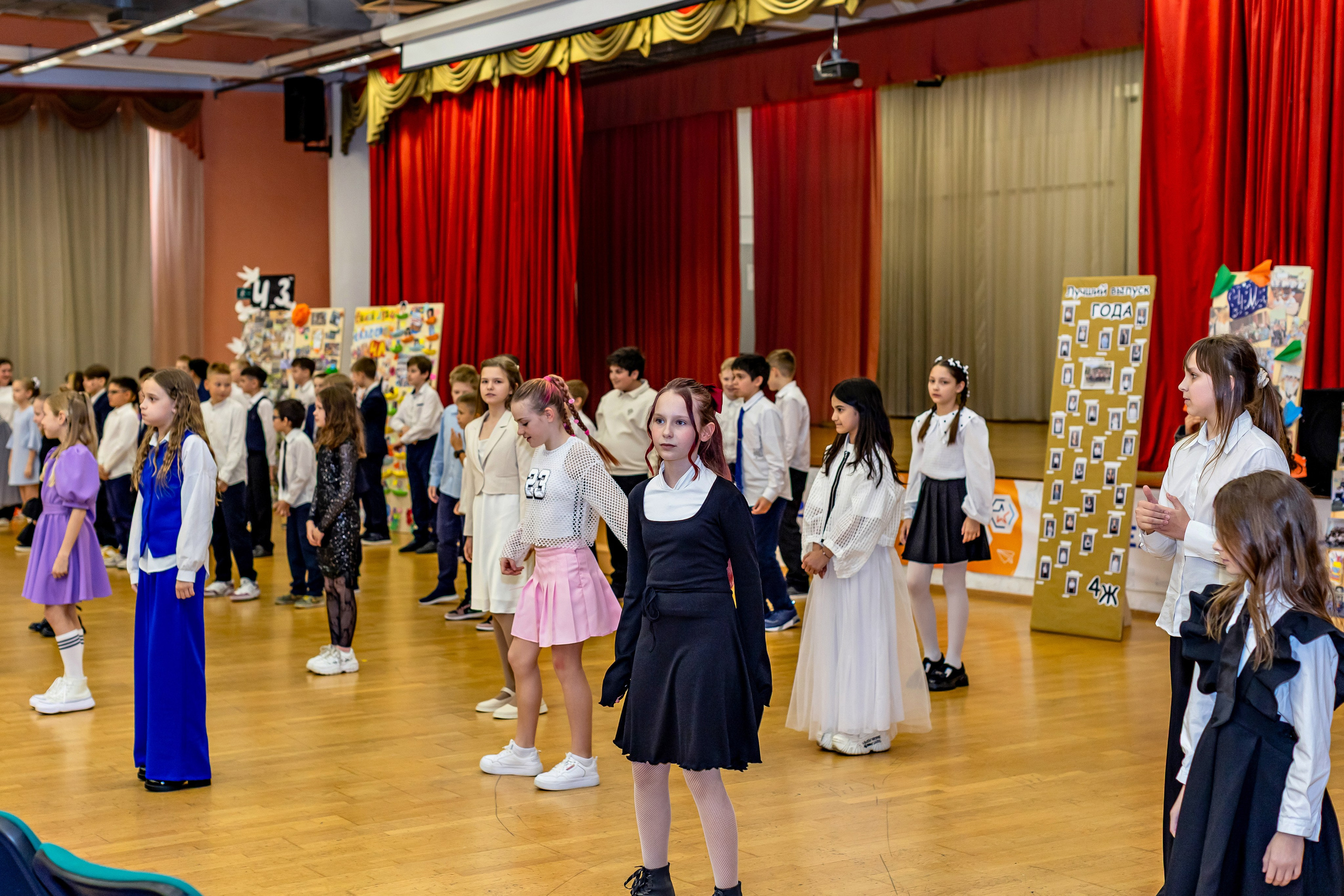 Выпускной праздник в начальной школе. Фотограф и видеограф Москва. Свадебный фотограф, видеограф. Выпускные альбомы. Оживающие альбомы