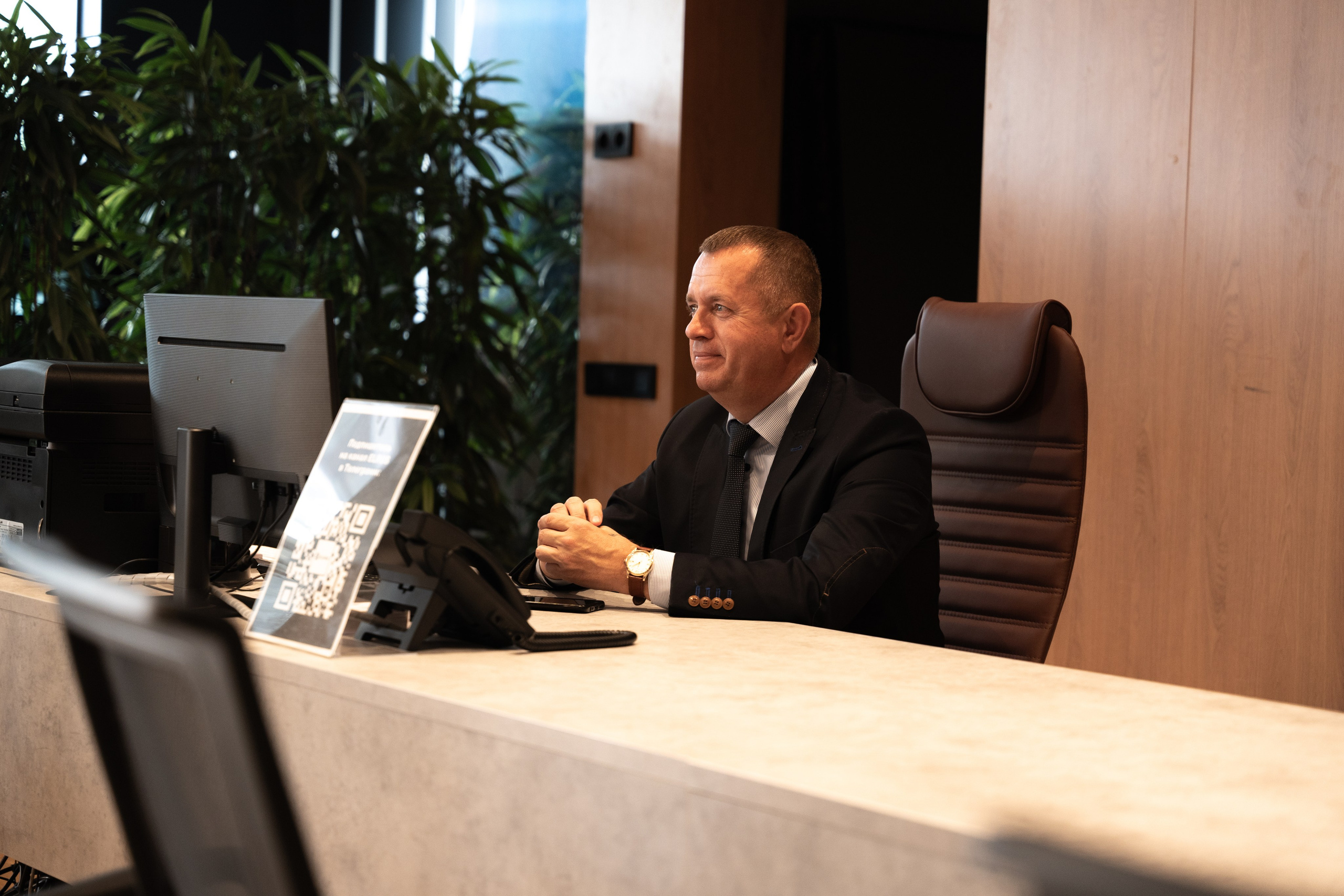 Интерьерная фотосъемка автосалона Elrus в Краснодаре. Zeekr, LiXiang Профессиональная фотосъемка интерьера премиум-автосалона в Краснодаре. Шедевры для Вас! Фотограф и Видеограф в Краснодаре Пахиев Руслан