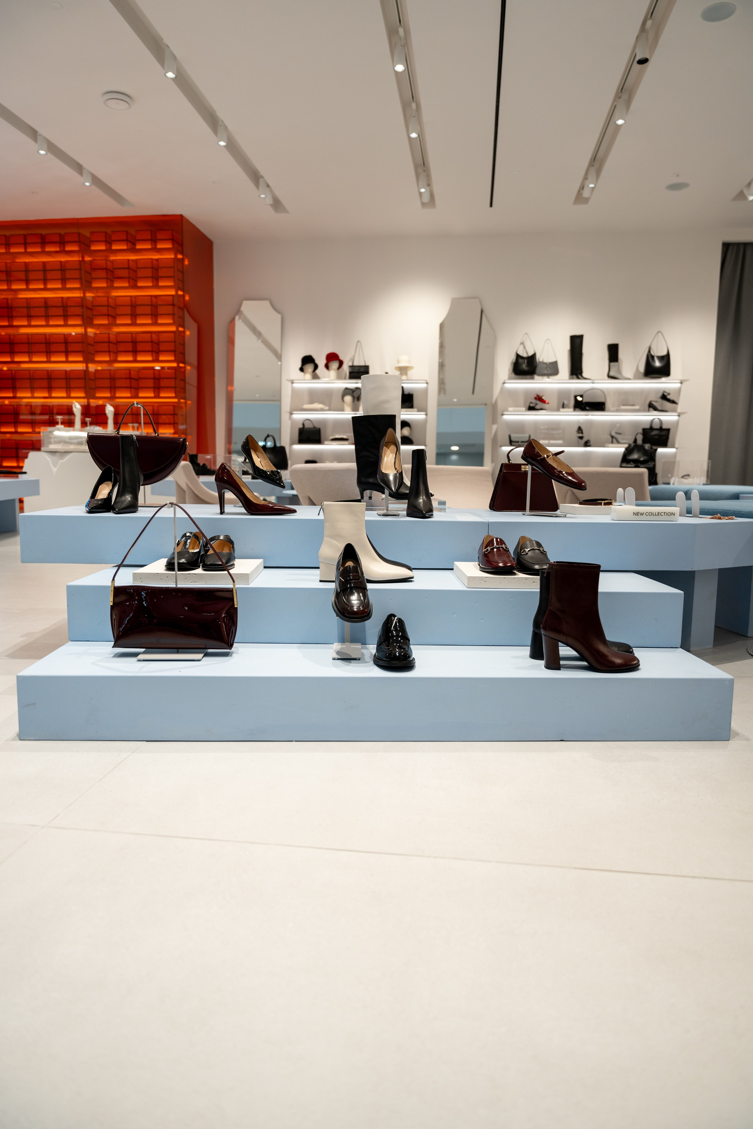 Интерьерная фотосъемка магазина Ekonika в Краснодаре — обувной бренд Профессиональная фотосъемка Ekonika — фирменный магазин в Краснодаре. Шедевры для Вас! Фотограф и Видеограф в Краснодаре Пахиев Руслан