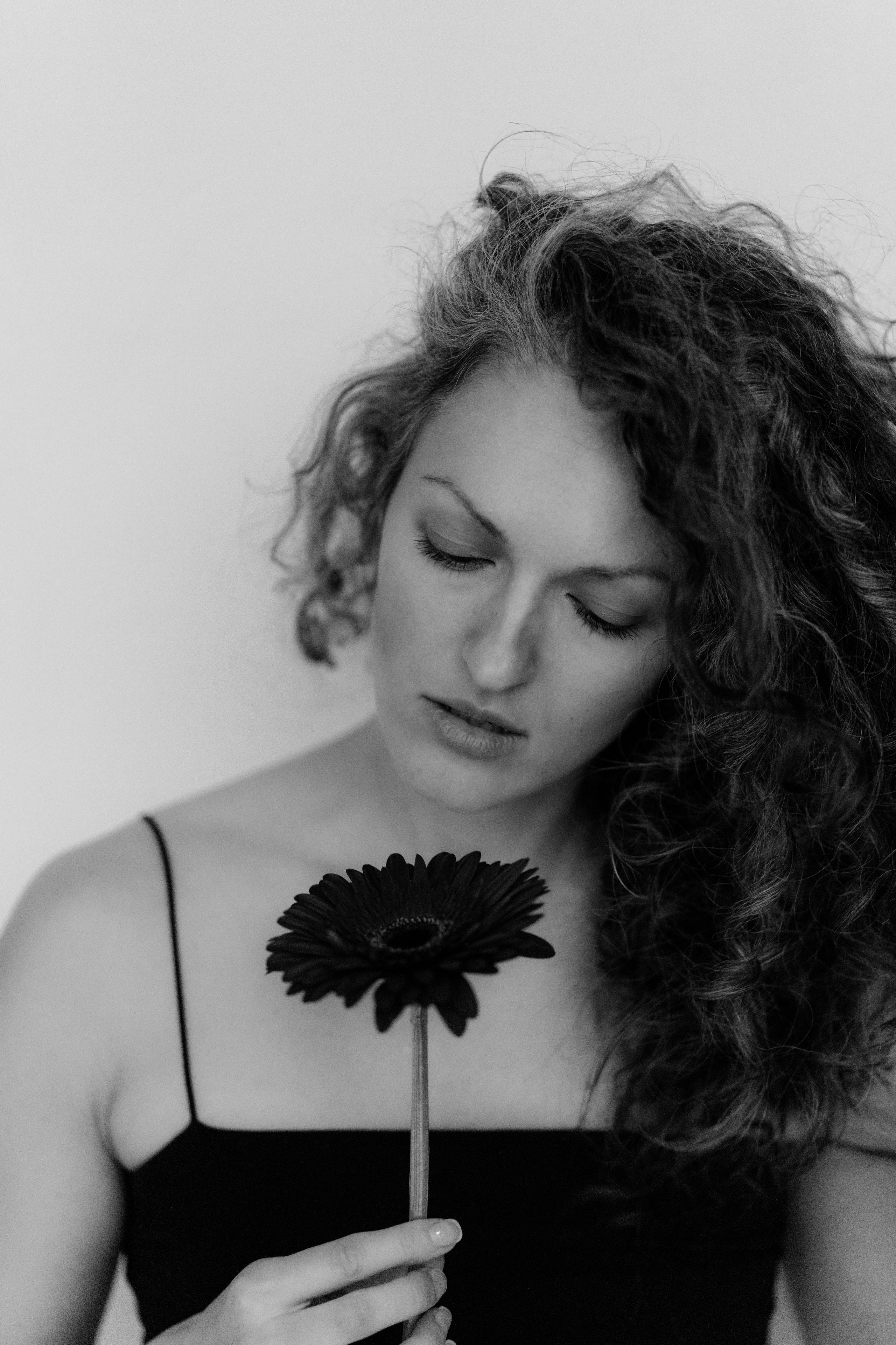 Чувственная фотосессия в студии. Женский фотограф в Красноярске