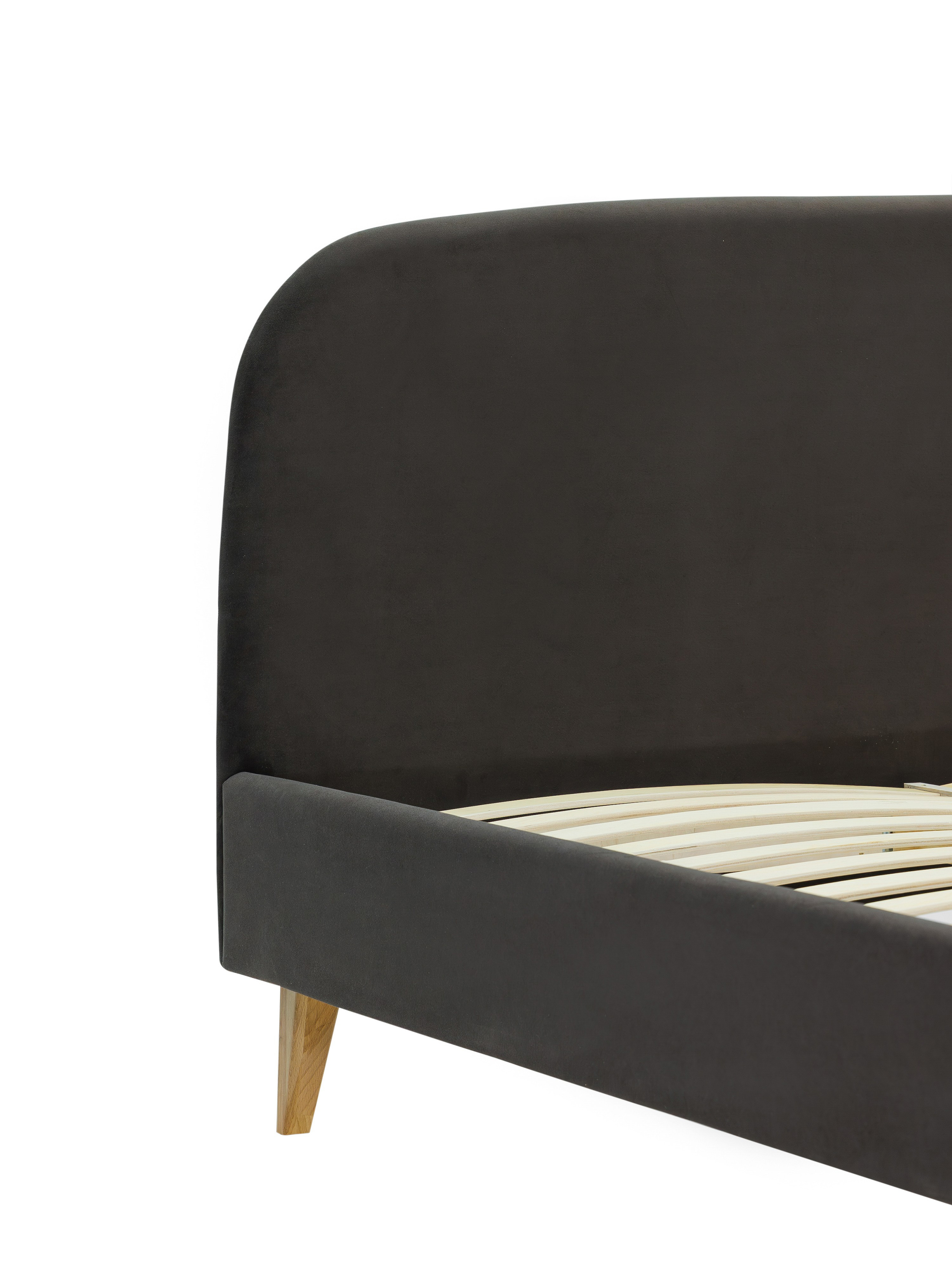 Кровать. Фотосъёмка для бизнеса — предметное фото, репортаж с мероприятий, портреты людей, съёмка интерьера и экстерьера