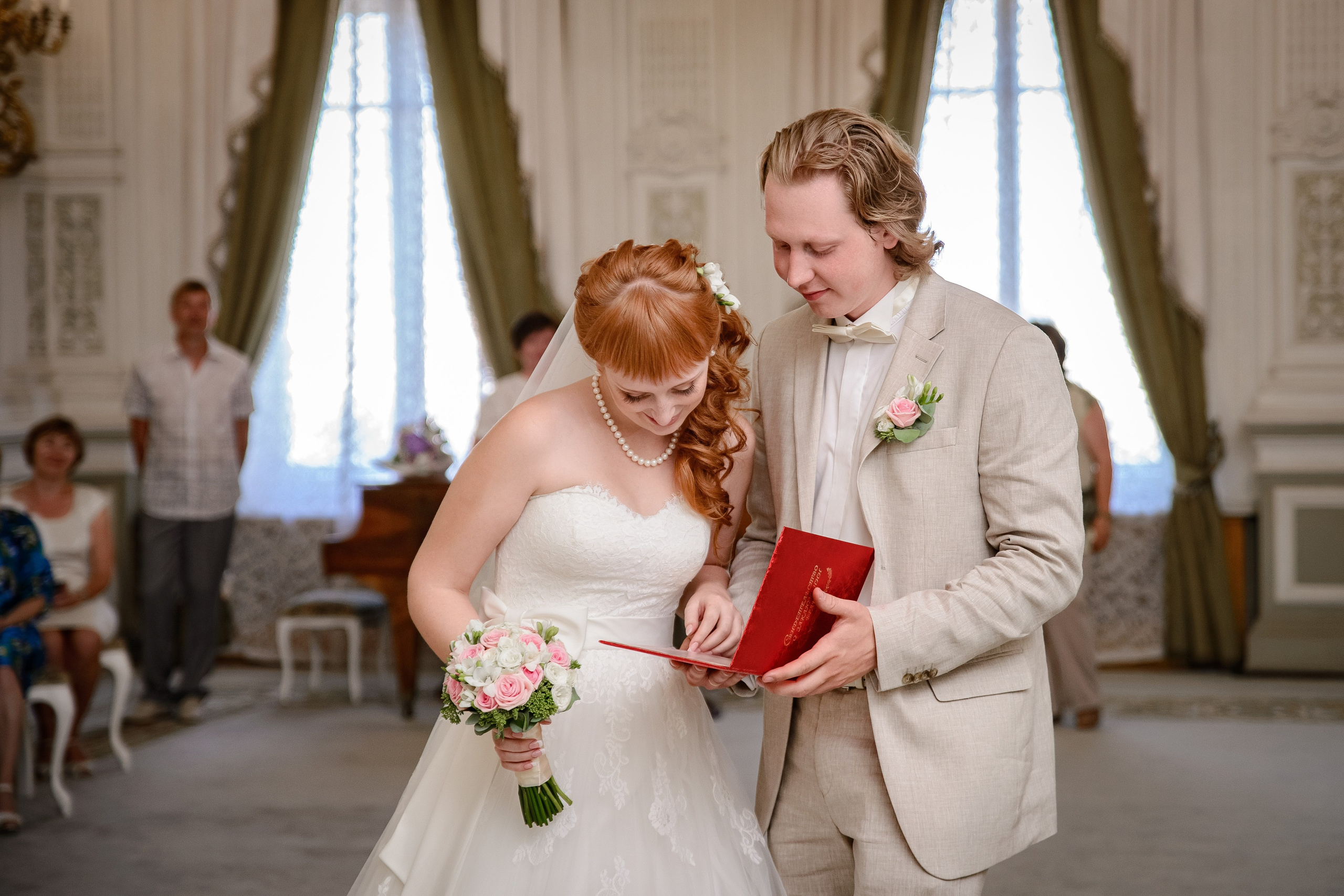 Фотографии из ЗАГСов Санкт-Петербурга. Фотограф Алексей Лукин. Свадьба, мероприятие, корпоратив, юбилей, фотосессия, портрет. Фотосъёмка в Санкт-Петербурге. Ретушь фотографий