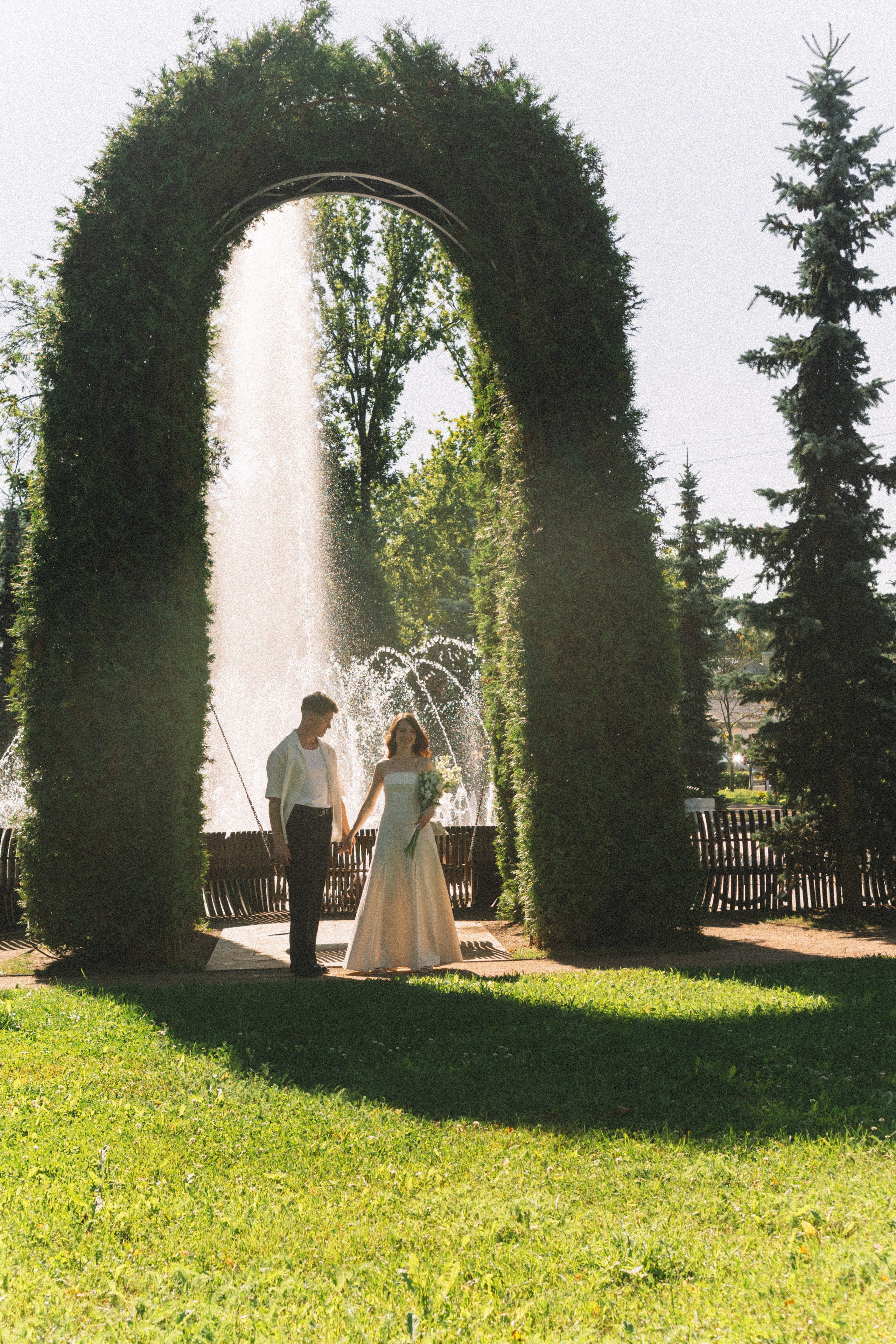 СВАДЕБНАЯ СЬЕМКА В ПЕТЕРГОФЕ И СЬЕМКА РЕПОРТАЖА В ЗАГСЕ ПЕТЕРГОФА. Профессиональный фотограф, Санкт-Петербург — Виктория Богомолова