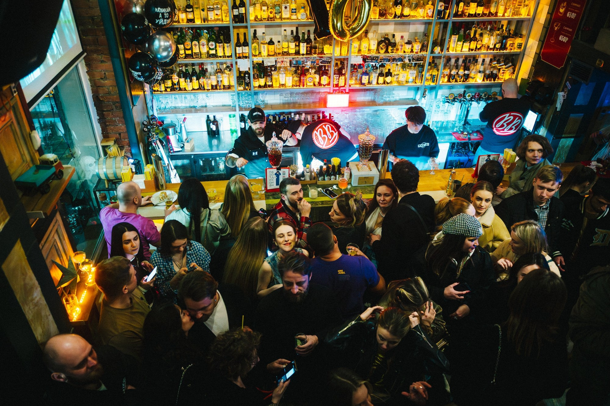 День рождения бара ПетровВодкин. Сайт фотографа Данилы Пащенко