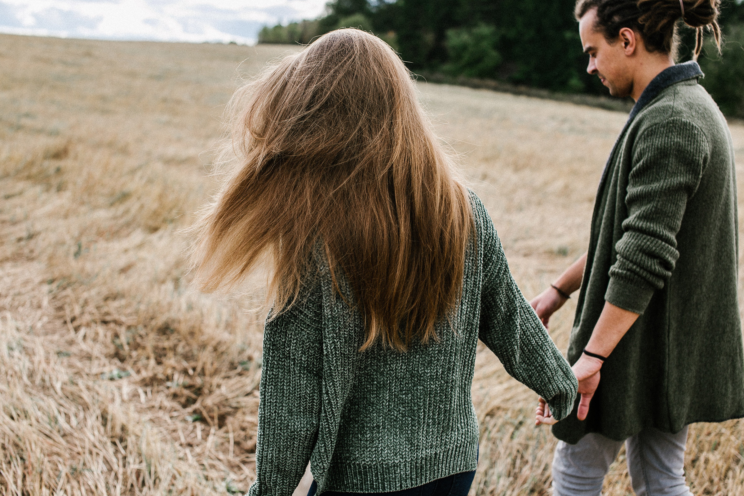 Фотосессия в поле. Свадебный фотограф Элли Федосеева