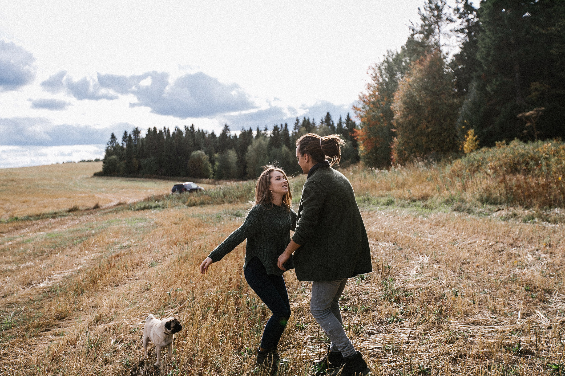 Фотосессия в поле. Свадебный фотограф Элли Федосеева