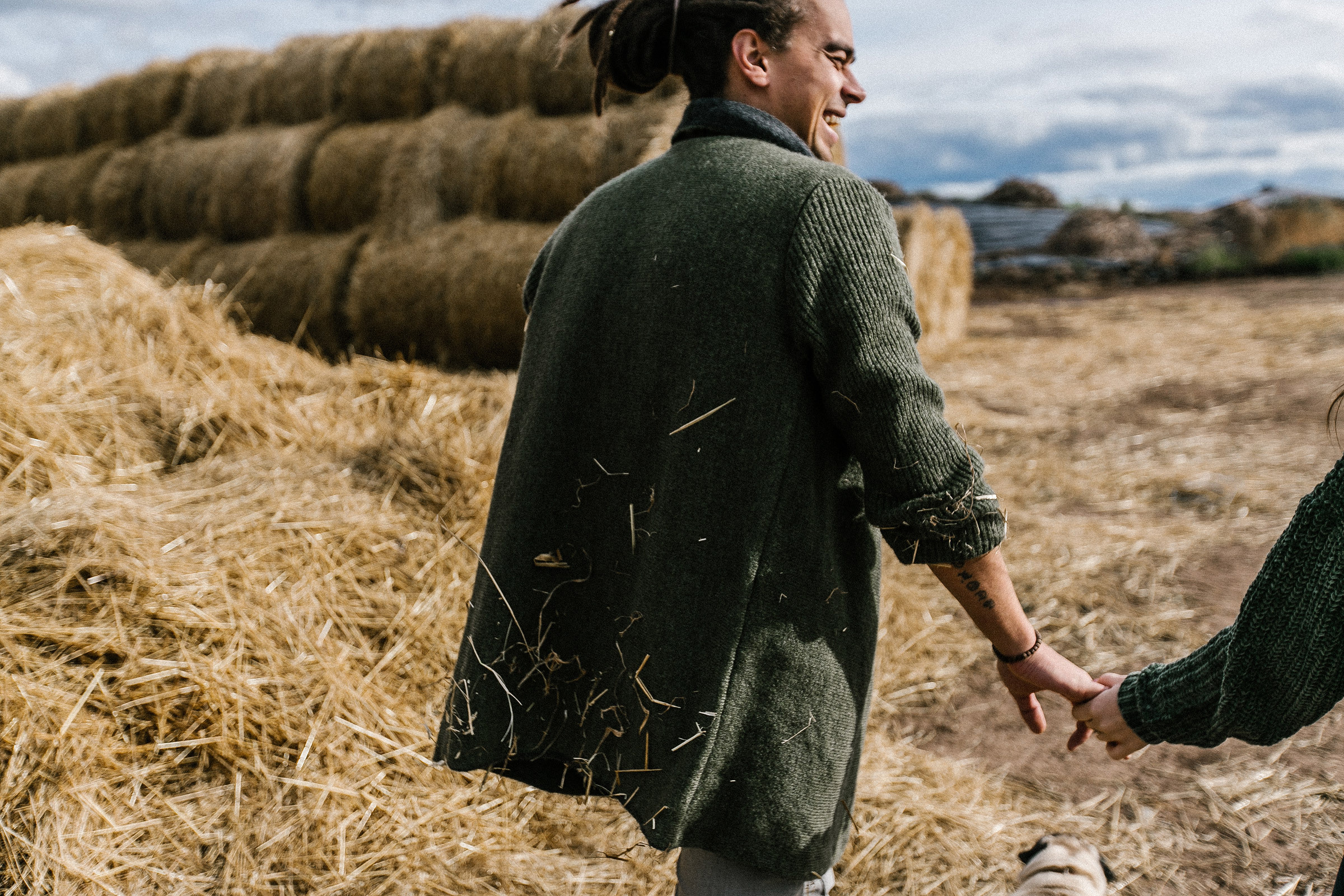 Фотосессия в поле. Свадебный фотограф Элли Федосеева