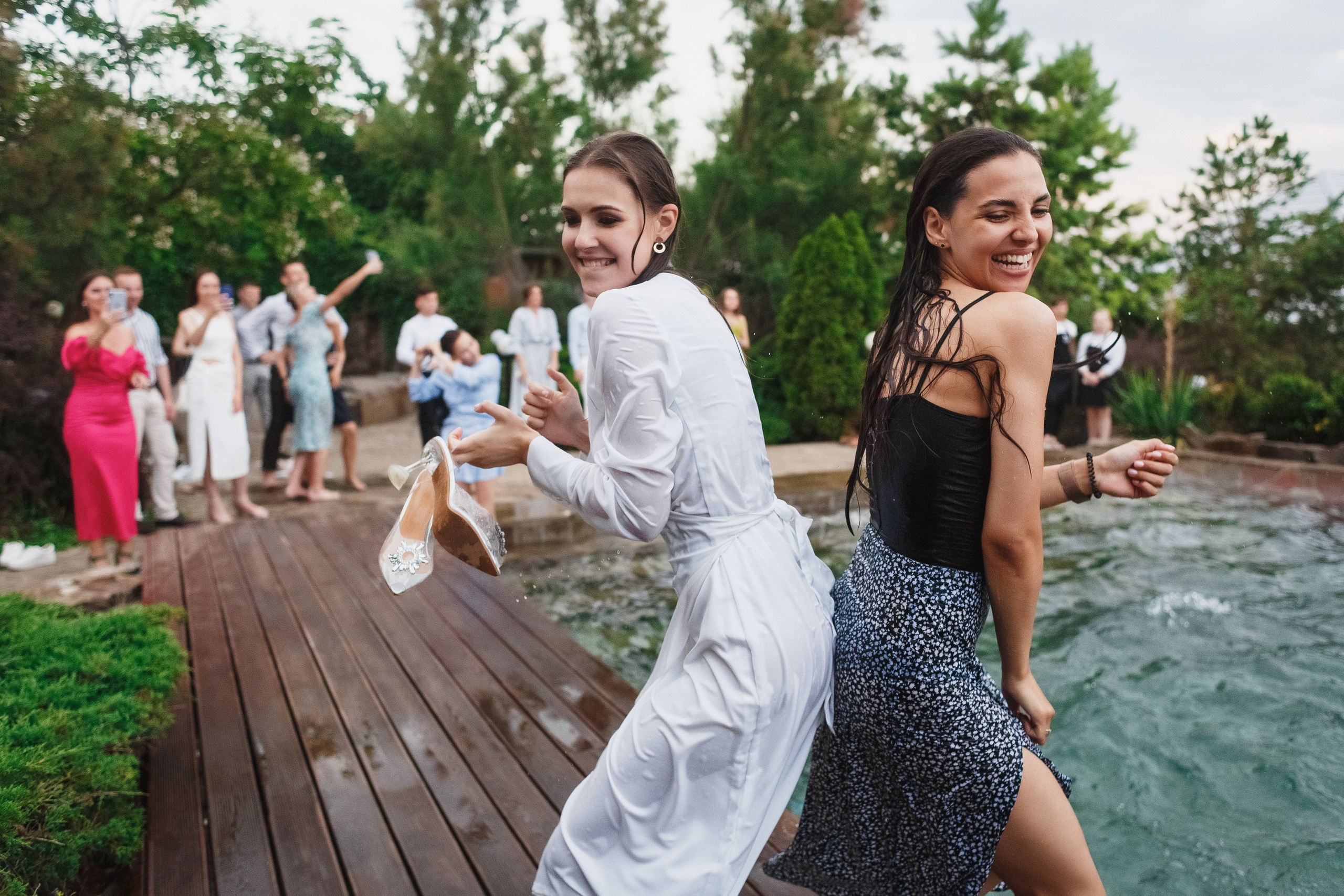 Свадебный фотограф Таганрог — фотосессия в центре города и банкет в коттедже «Виктория». Свадебный и семейный фотограф в Таганроге Бакарюк Антон