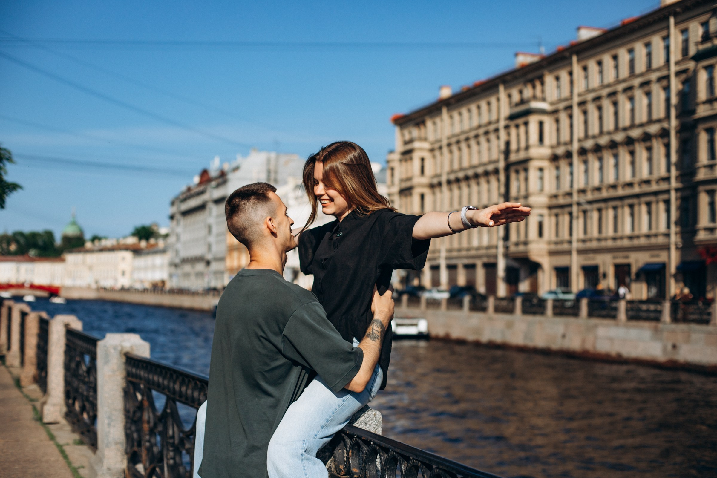 Максим и Злата в июне. Фотопрогулка в Петербурге. Индивидуальный и семейный фотограф в Санкт-Петербурге
