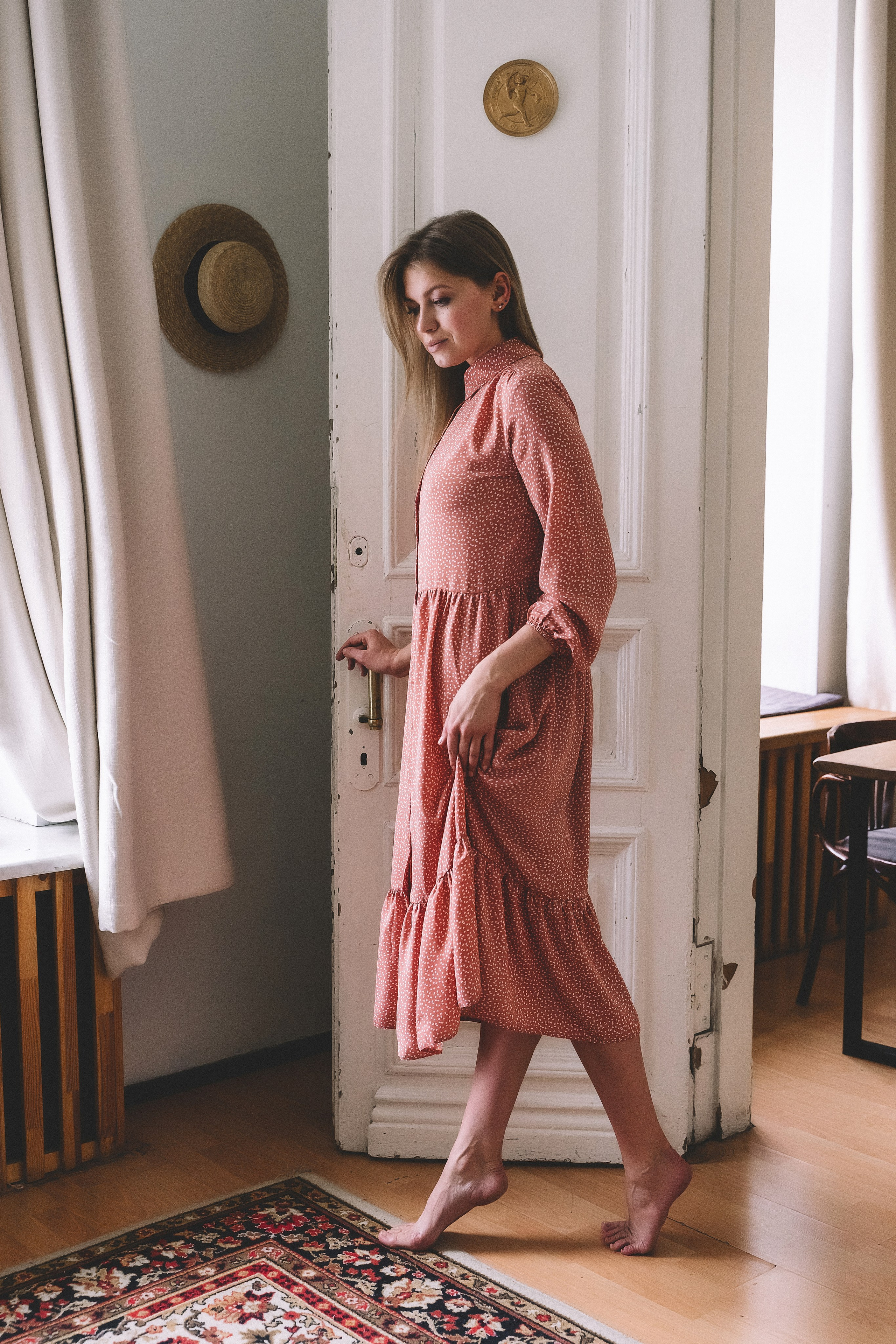 Женский фотограф в Москве и Московской области. Женская фотосессия. Женственные фотографии. Фотографии красивых женщин. Красивая стильная женская фотосессия. Контент-фотосессия. Визуал для блога.