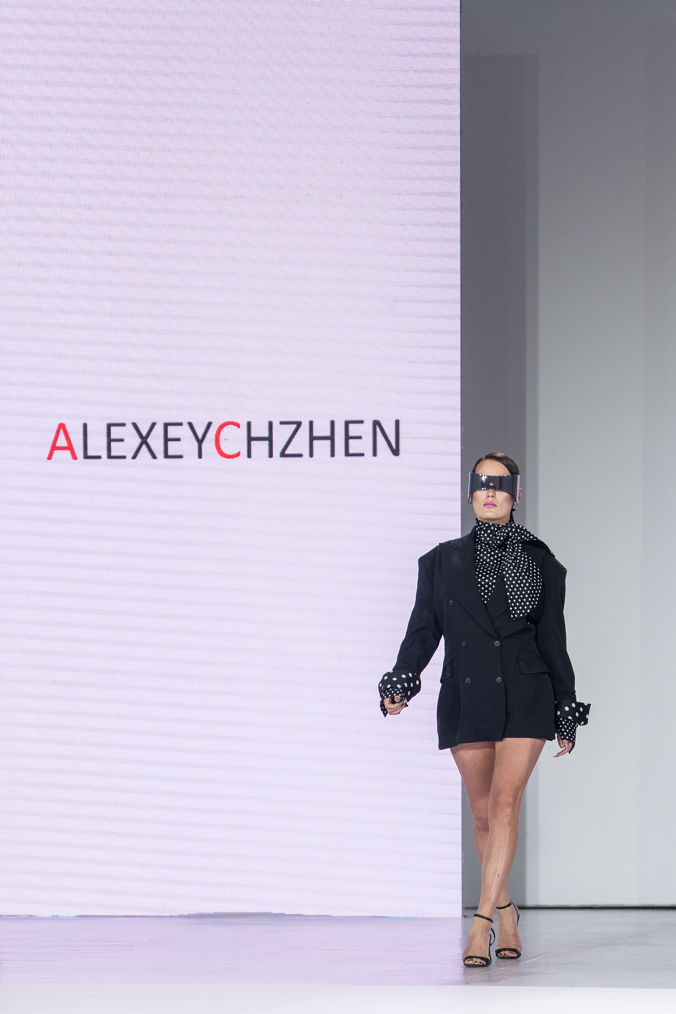 Дизайнер Alexey Czhen. Сайт Алматинского НЮ АРТ, будуар и фэшн фотографа Дениса Карпенко