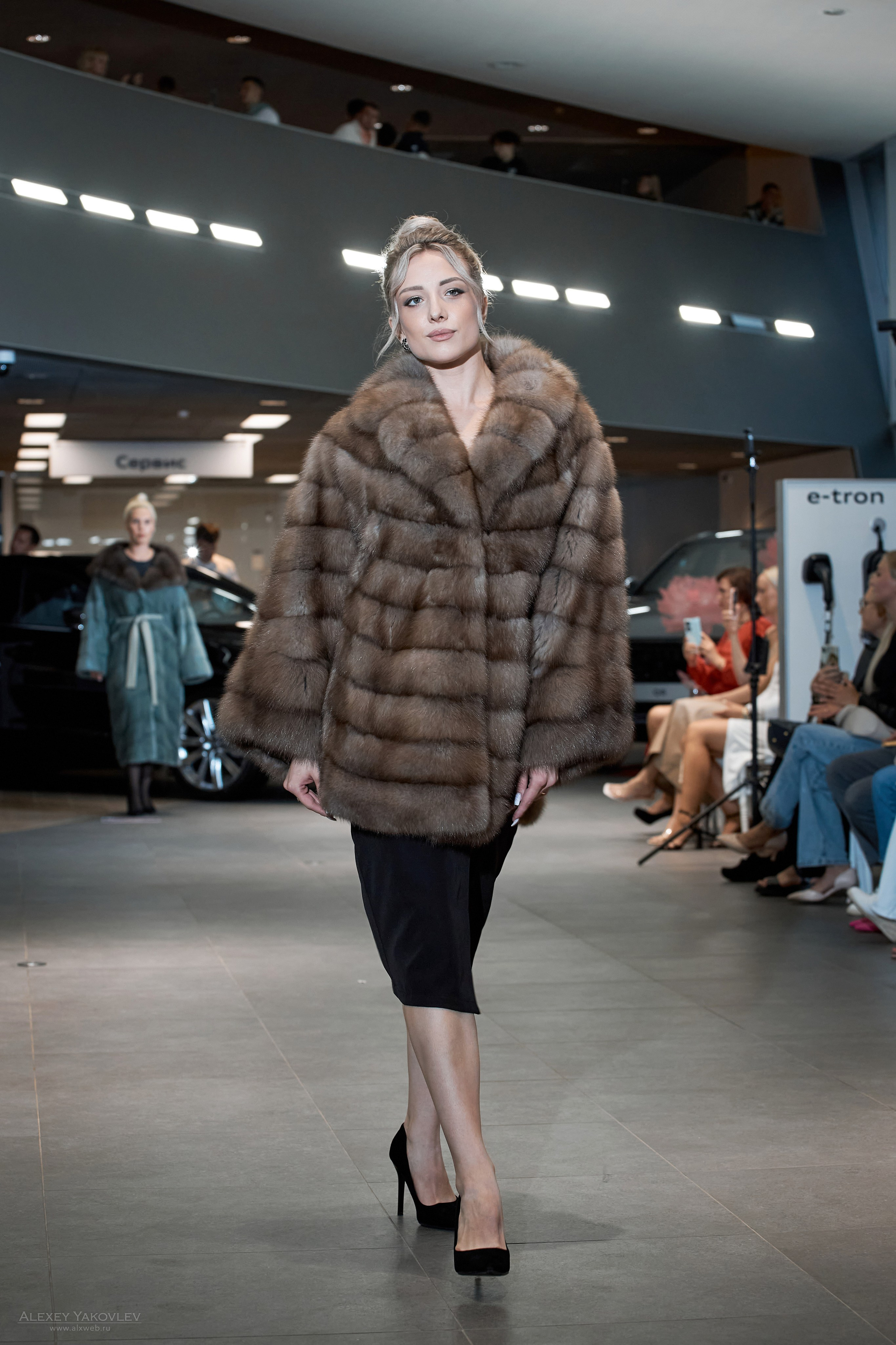 Модный показ PRE-FALL модельной школы Modeling+. Фотограф Алексей Яковлев