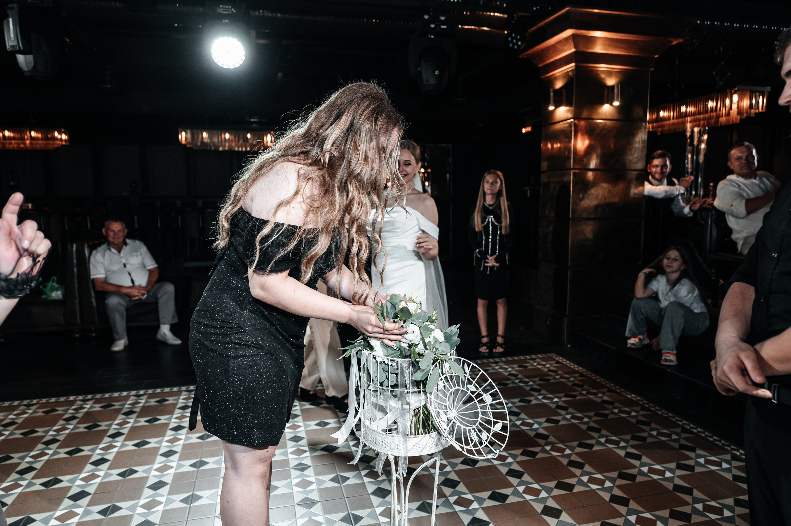 Даниил и Валерия. Черная утка. Полный день. Фотограф Екатерина Бочарникова