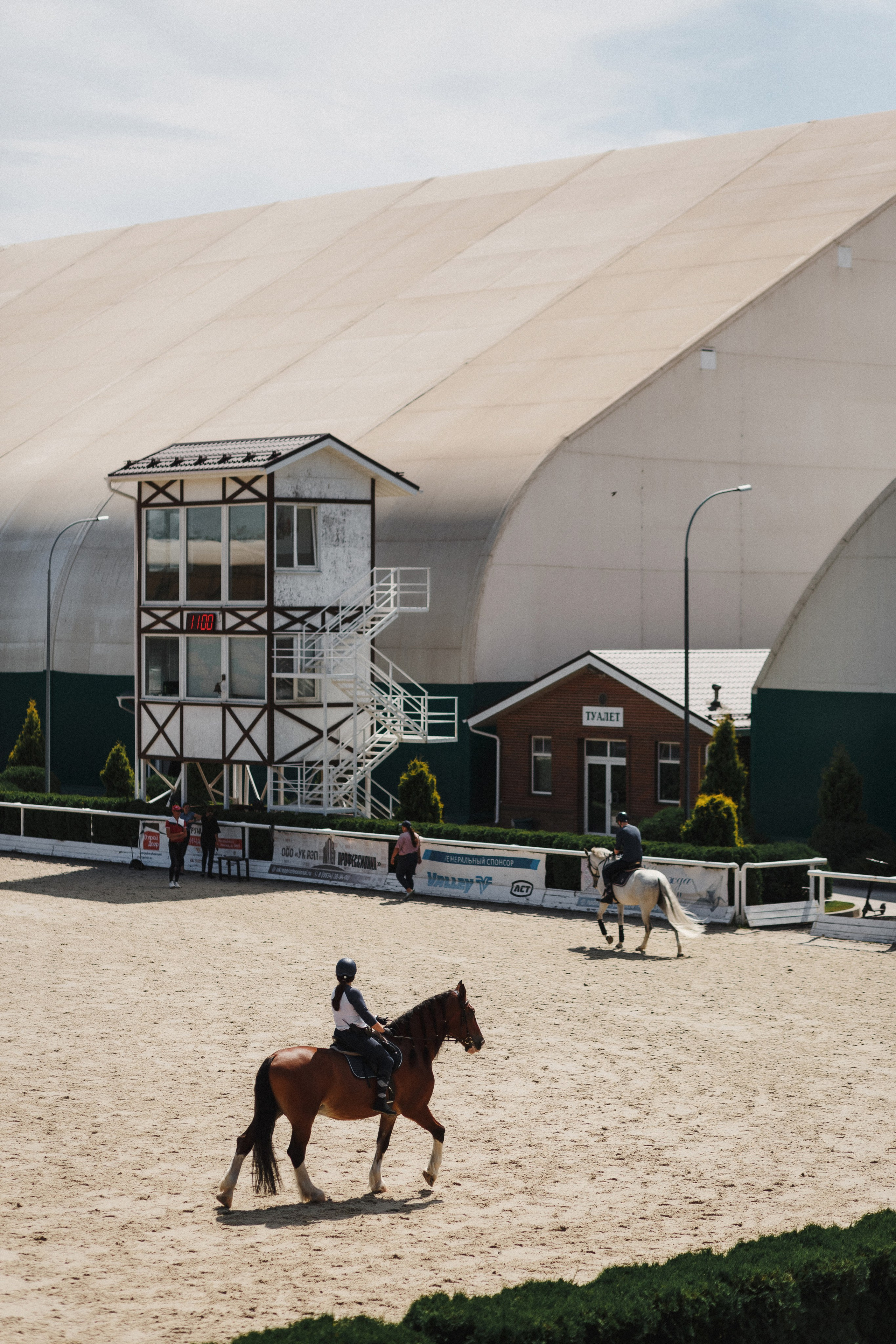 Идиллия в природе: Волшебство отдыха в загородном клубе 'Golden Horse'. Свадебный и семейный фотограф в Таганроге Бакарюк Антон