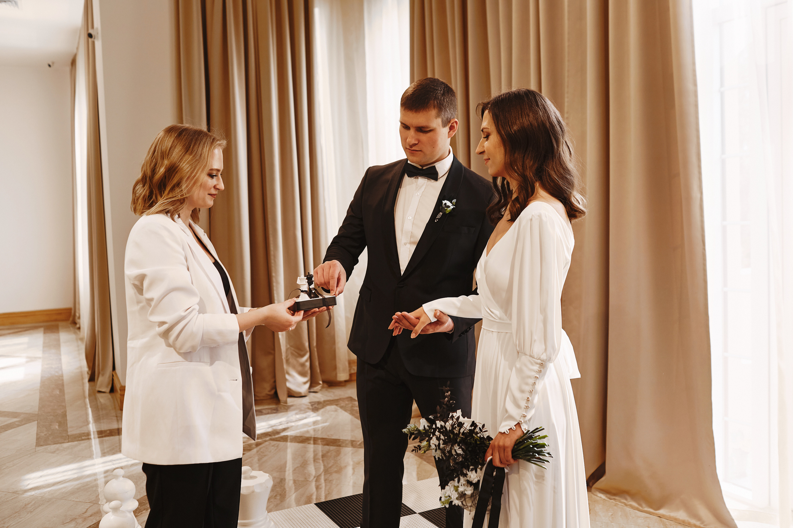 Ход Королевы. Портретный и свадебный фотограф в Екатеринбурге Владимир ЛузинЛузин