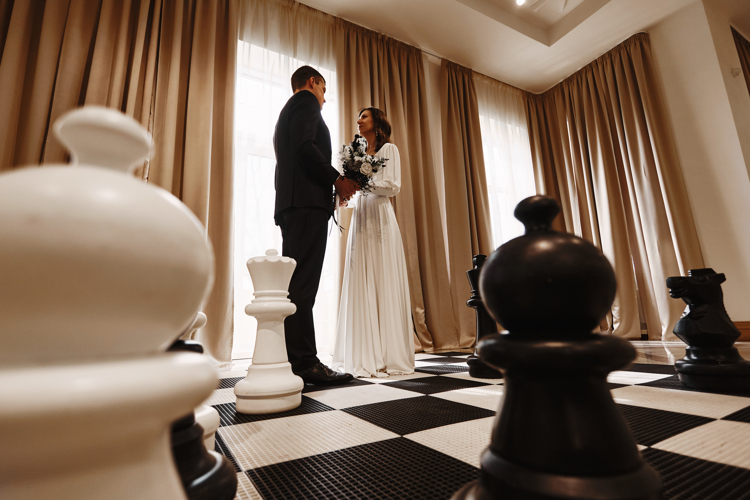 Ход Королевы. Портретный и свадебный фотограф в Екатеринбурге Владимир ЛузинЛузин