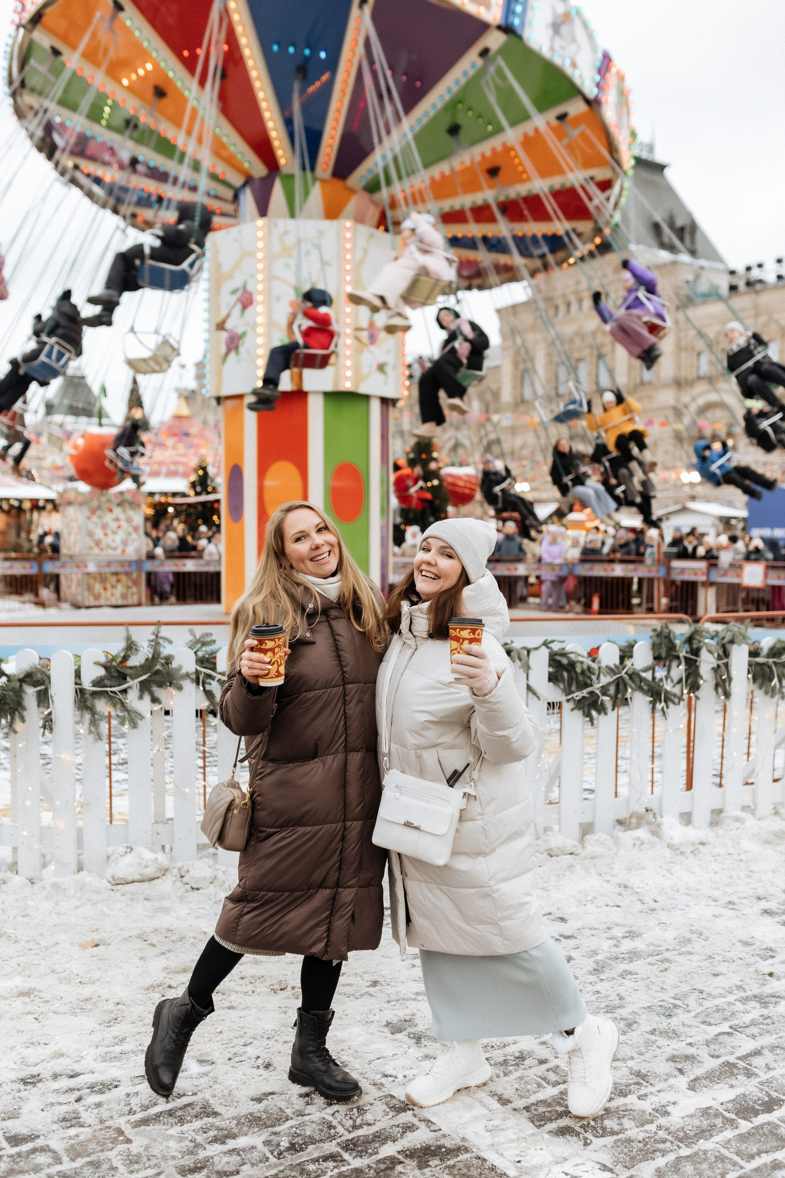 Новогодняя прогулка, ГУМ-ярмарка. Ира и Маша!. Профессиональный фотограф, Москва |Видное Елена Елизарова