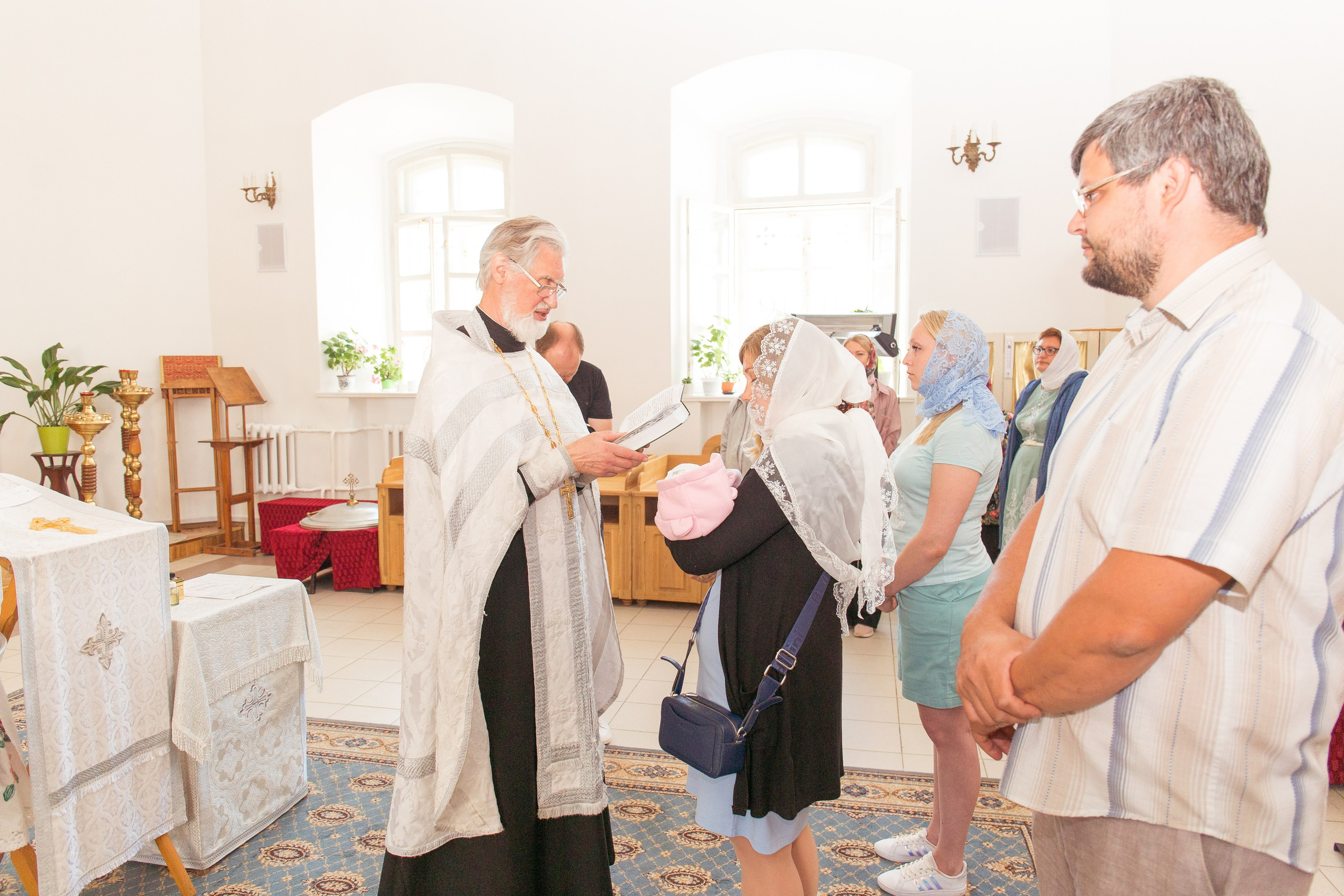 Крещение Ульяны. Успенская церковь. Фотограф новорожденных и детский в Сергиевом Посаде Кругликова Юлия