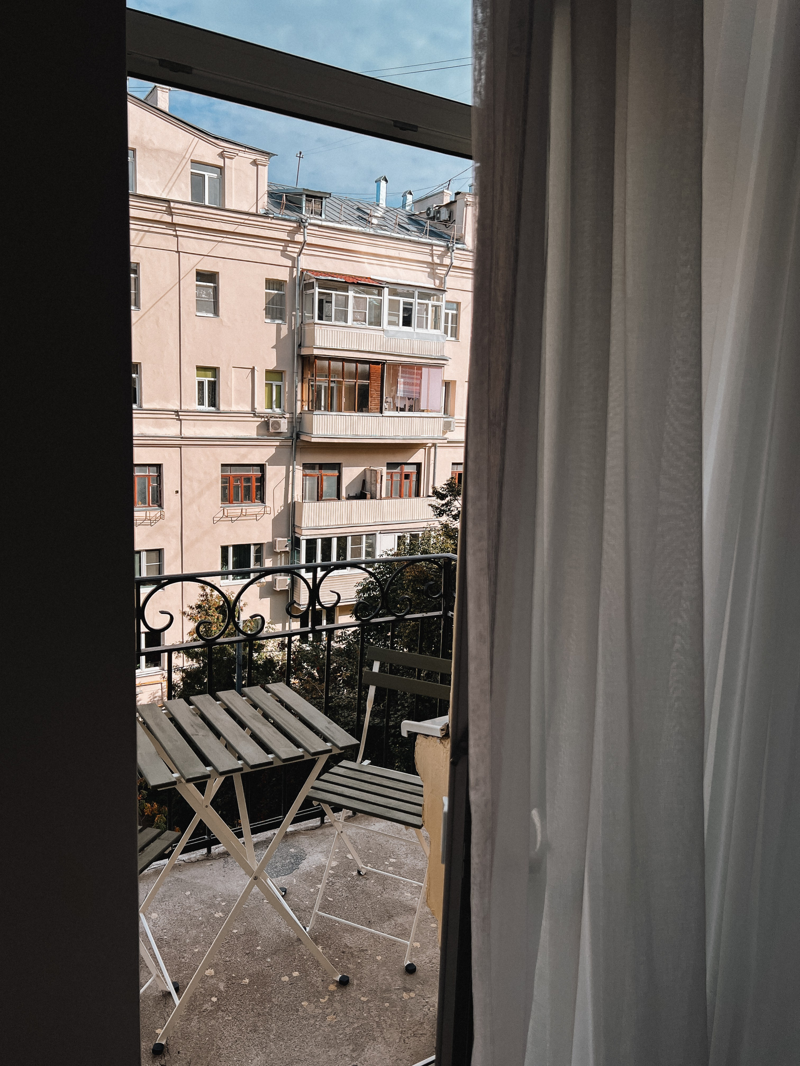 ФРАНЦУЗСКИЙ БАЛКОН. PARISIEN STUDIO | Интерьерная квартира — студия в стиле минимализм в Москве