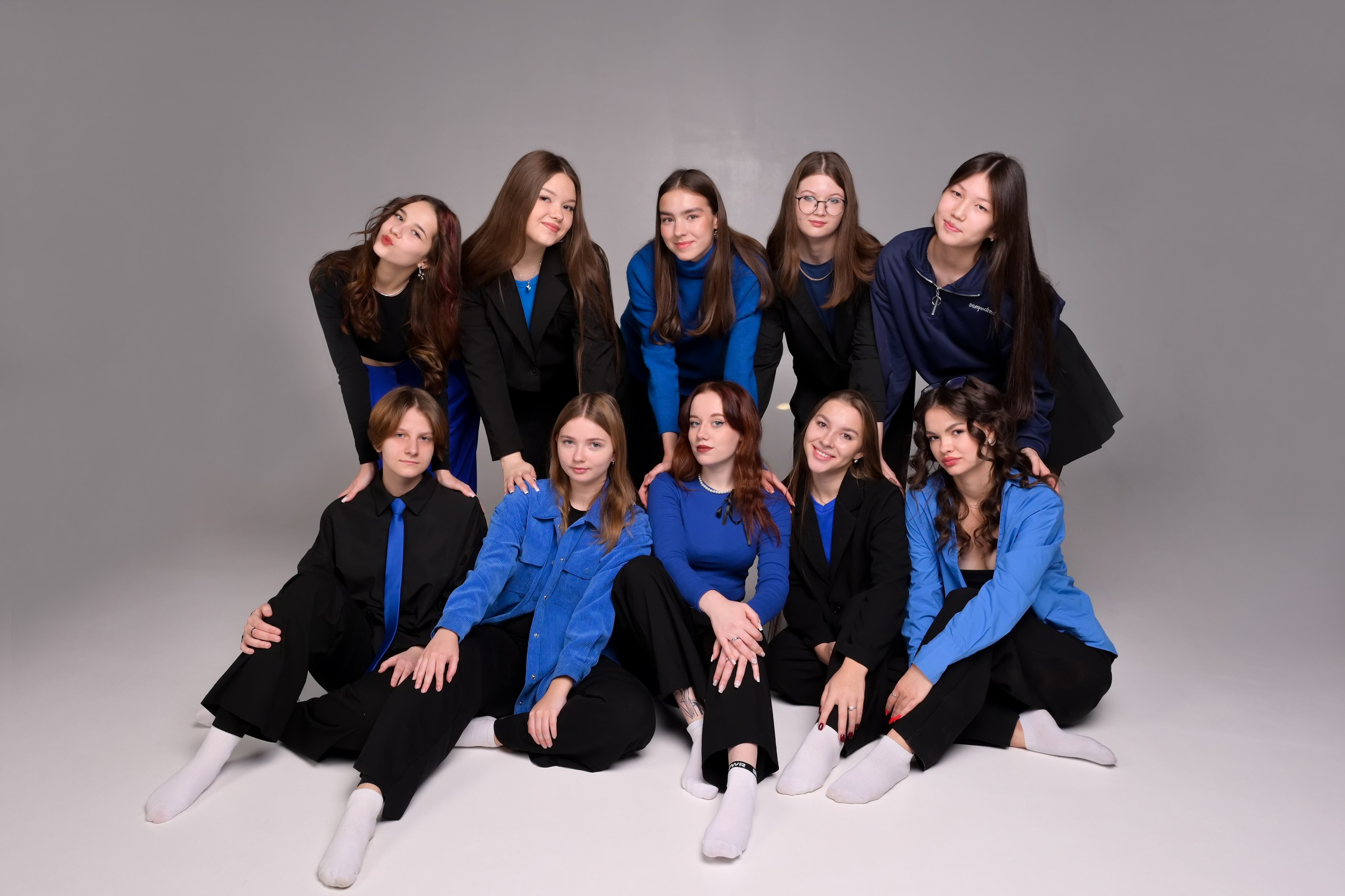 Фото из студии в Омске. Фото и видеосъемка в Омске | Выпускные альбомы