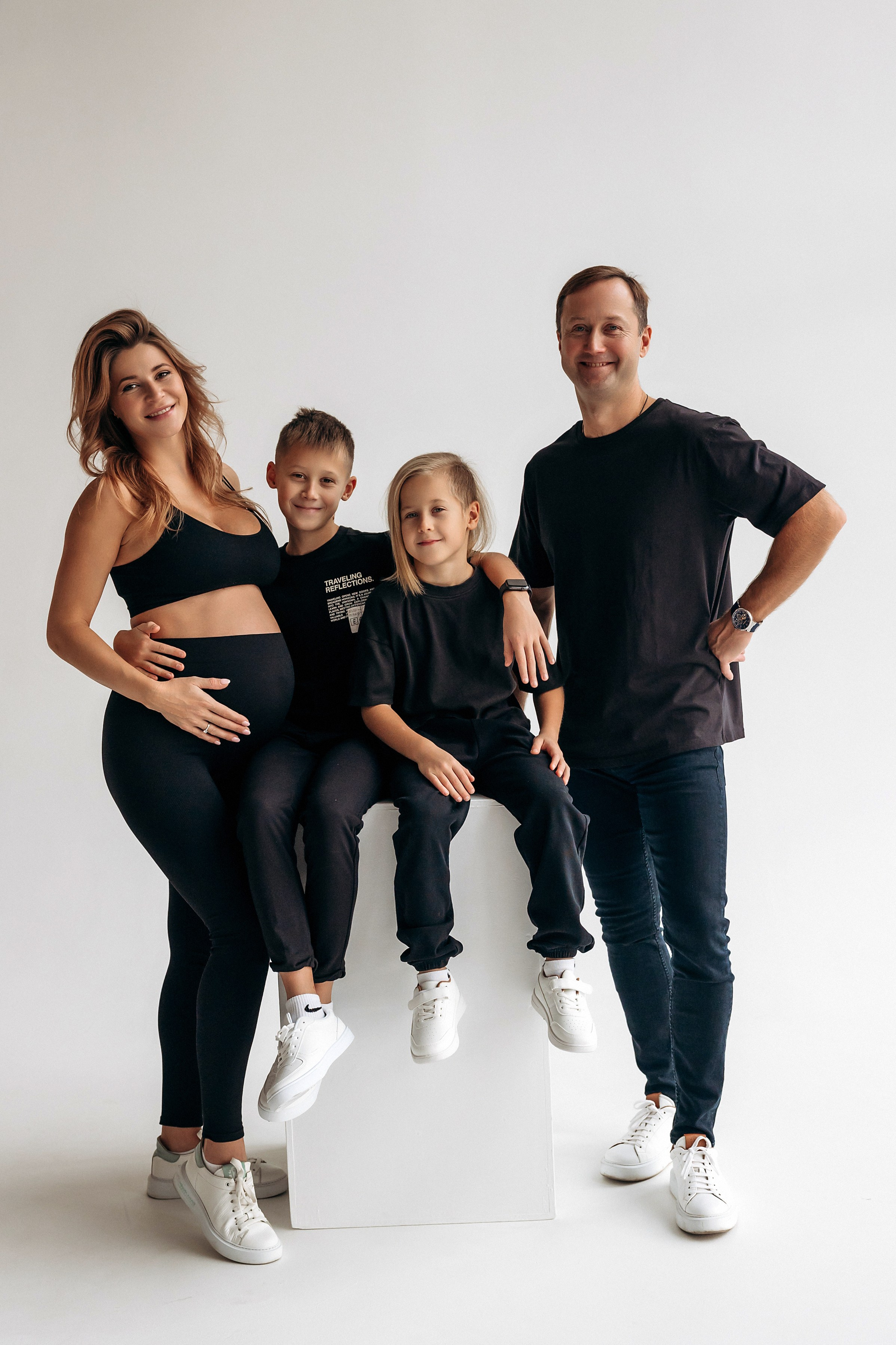 Валя и семья.В ожидании Владимира.Фотостудия Баланс. Фотограф в Калининграде свадебная фотография, репортажная, фотосессии