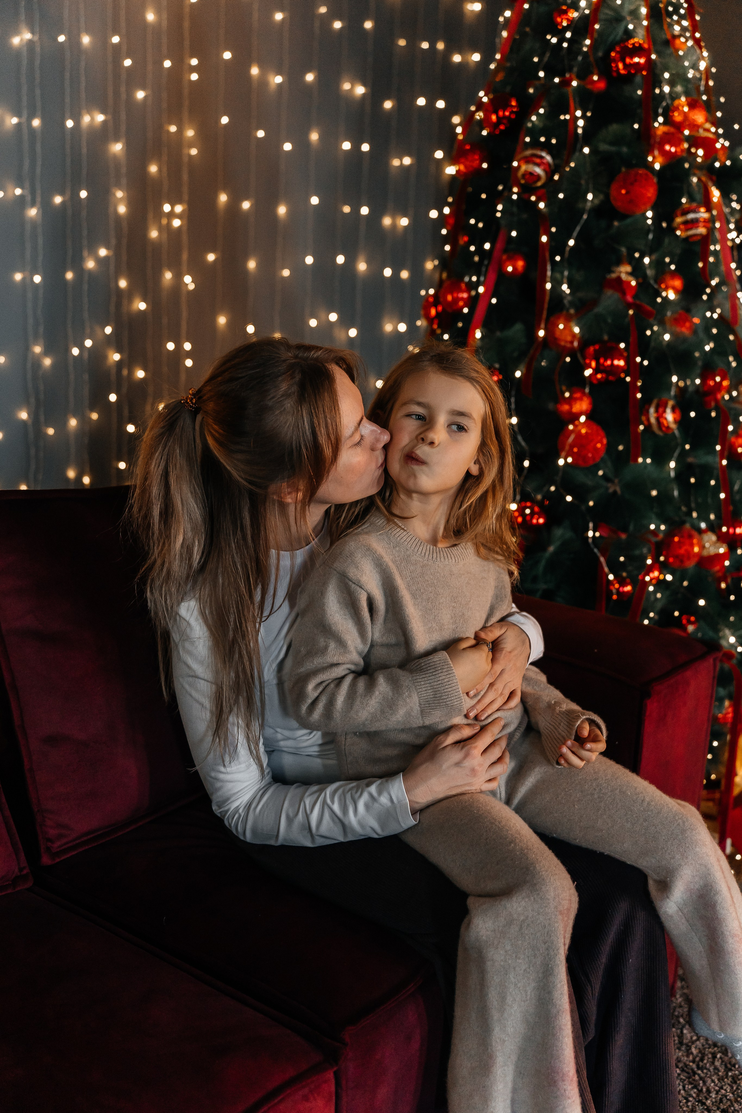 Мама с дочкой. Для тех, кто не ждёт удачи, а создаёт её. Каждая фотосессия — это твой момент, твой стиль, твой успех. 📸