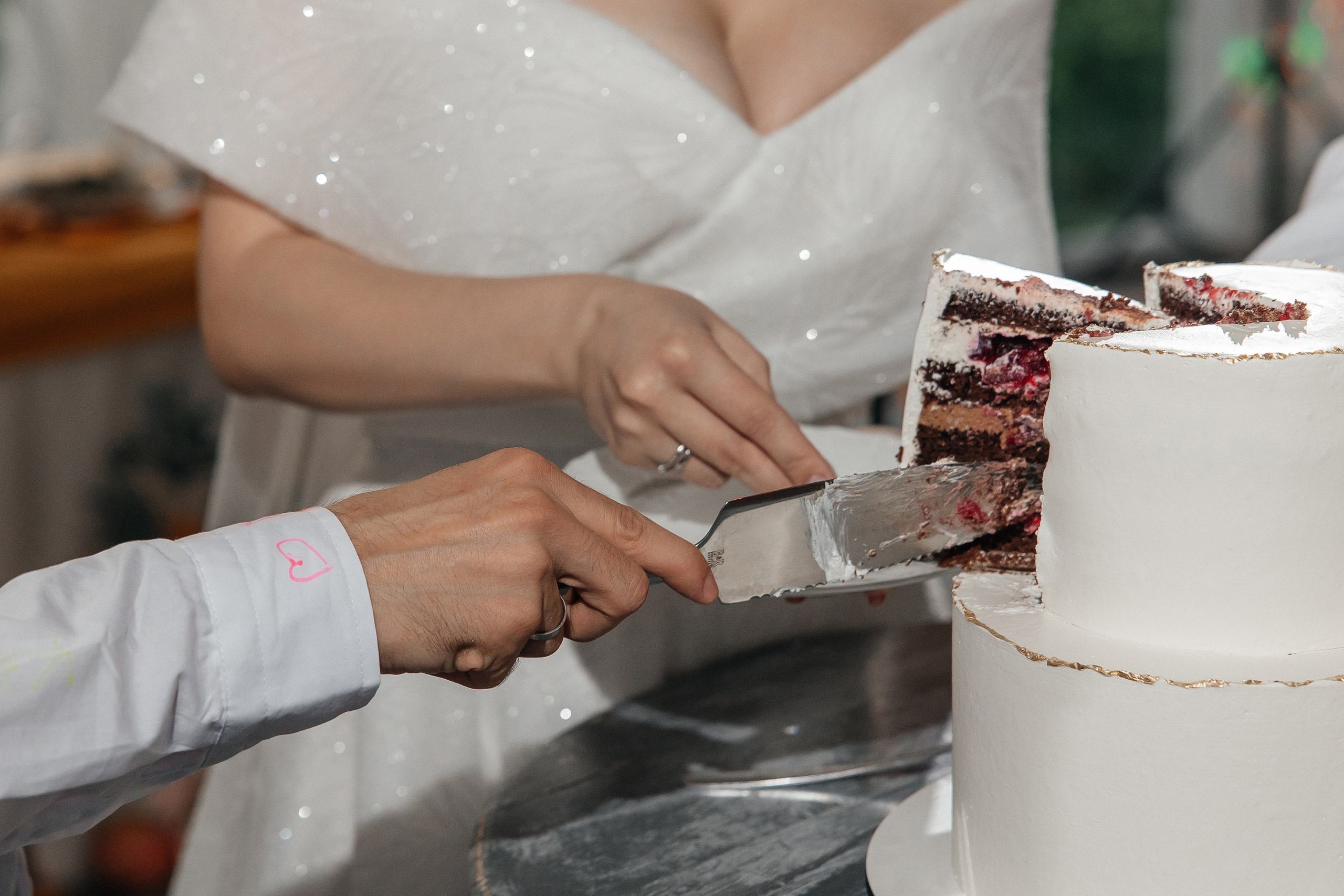 свадебный торт на&nbsp;площадке House for Wedding «Дом у&nbsp;озера»