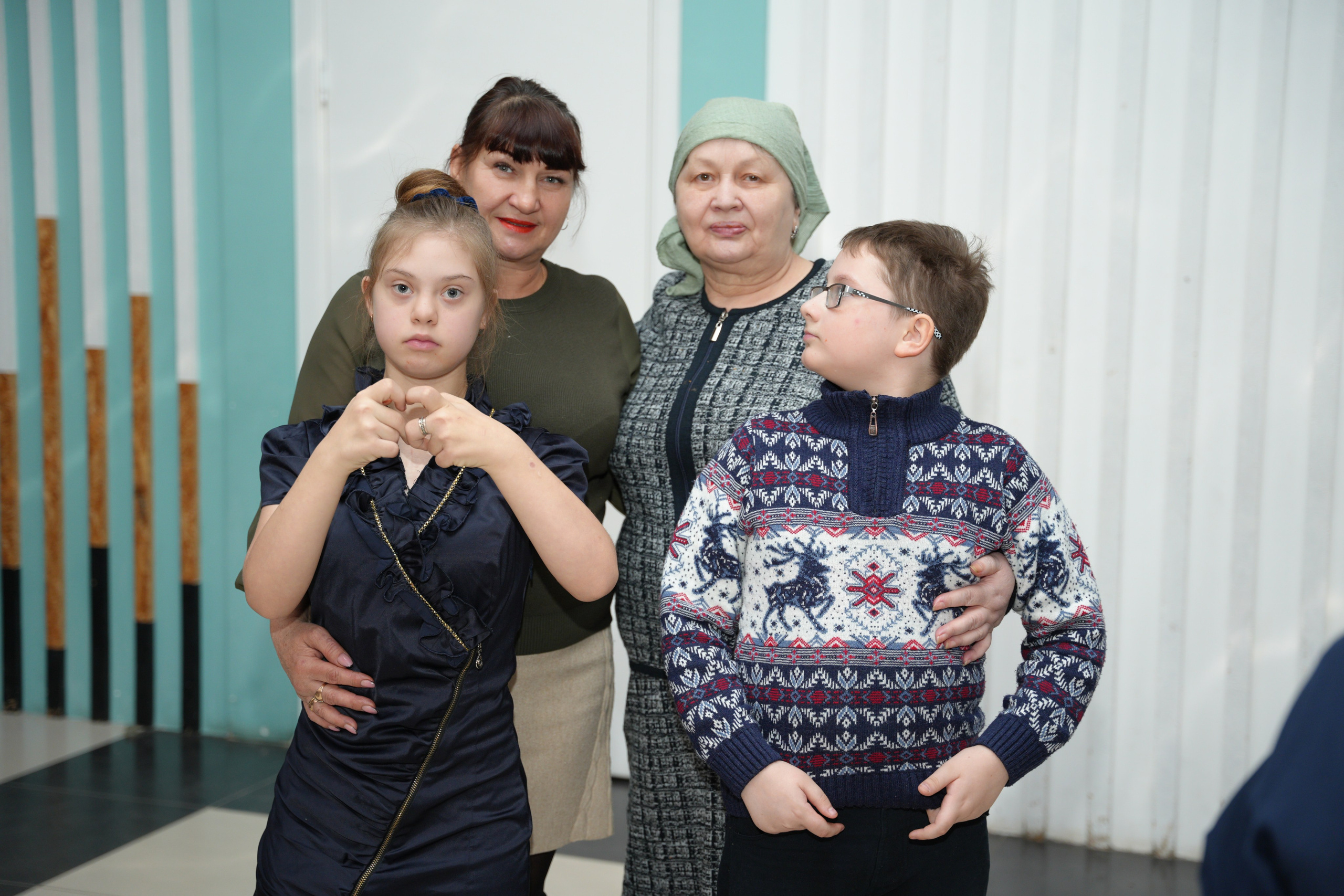 Социально —благотворительная акция «Ты в этом мире не один», посвященная Международному дню инвалидов. ВЫПУСКНЫЕ АЛЬБОМЫ, Школьный фотограф, семейный и свадебный в Саратове и области Ольга Плаксина