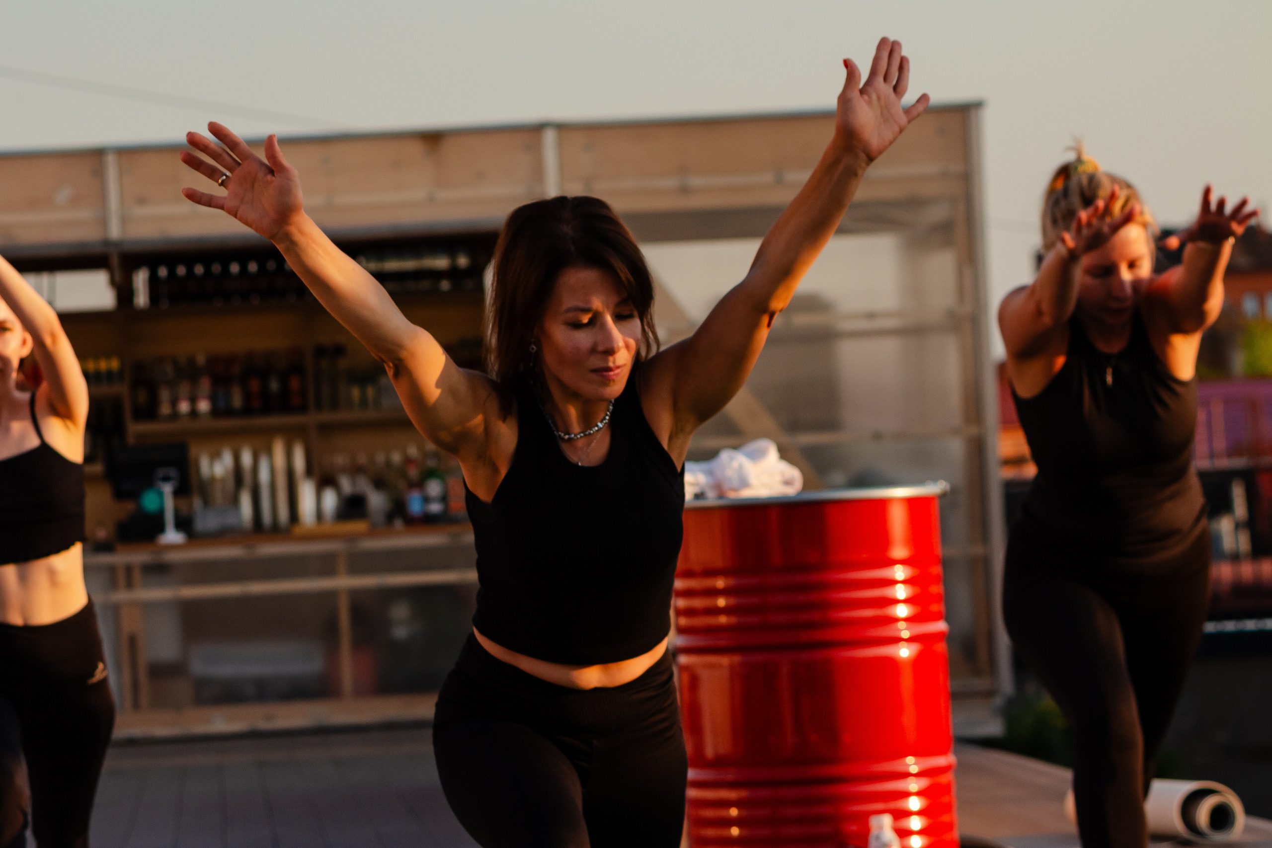 Йога на крыше Станкзавода. Александр Носов. Портретный и репортажный фотограф в Самаре