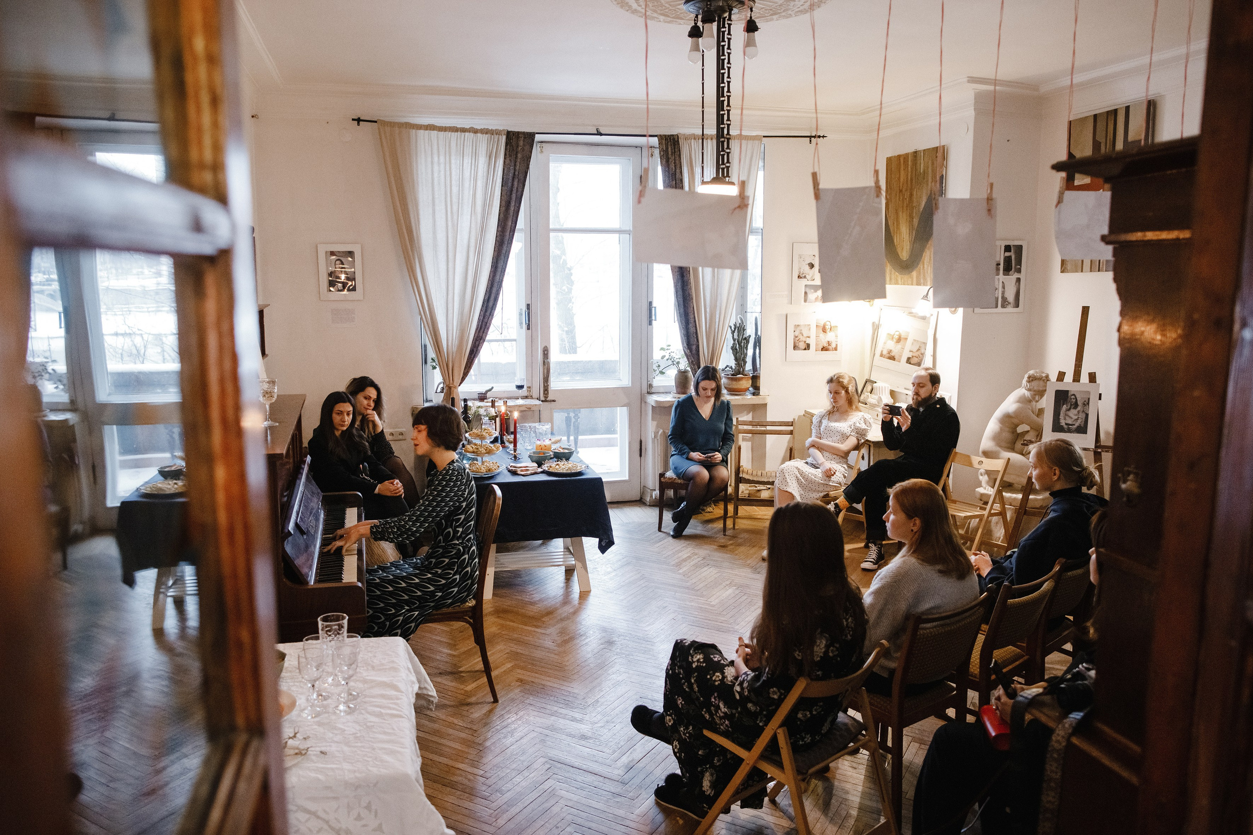 19.11.2022 // День нежности. Фотовыставки serebro.gallery, в которых автором можешь стать ты! | Москва