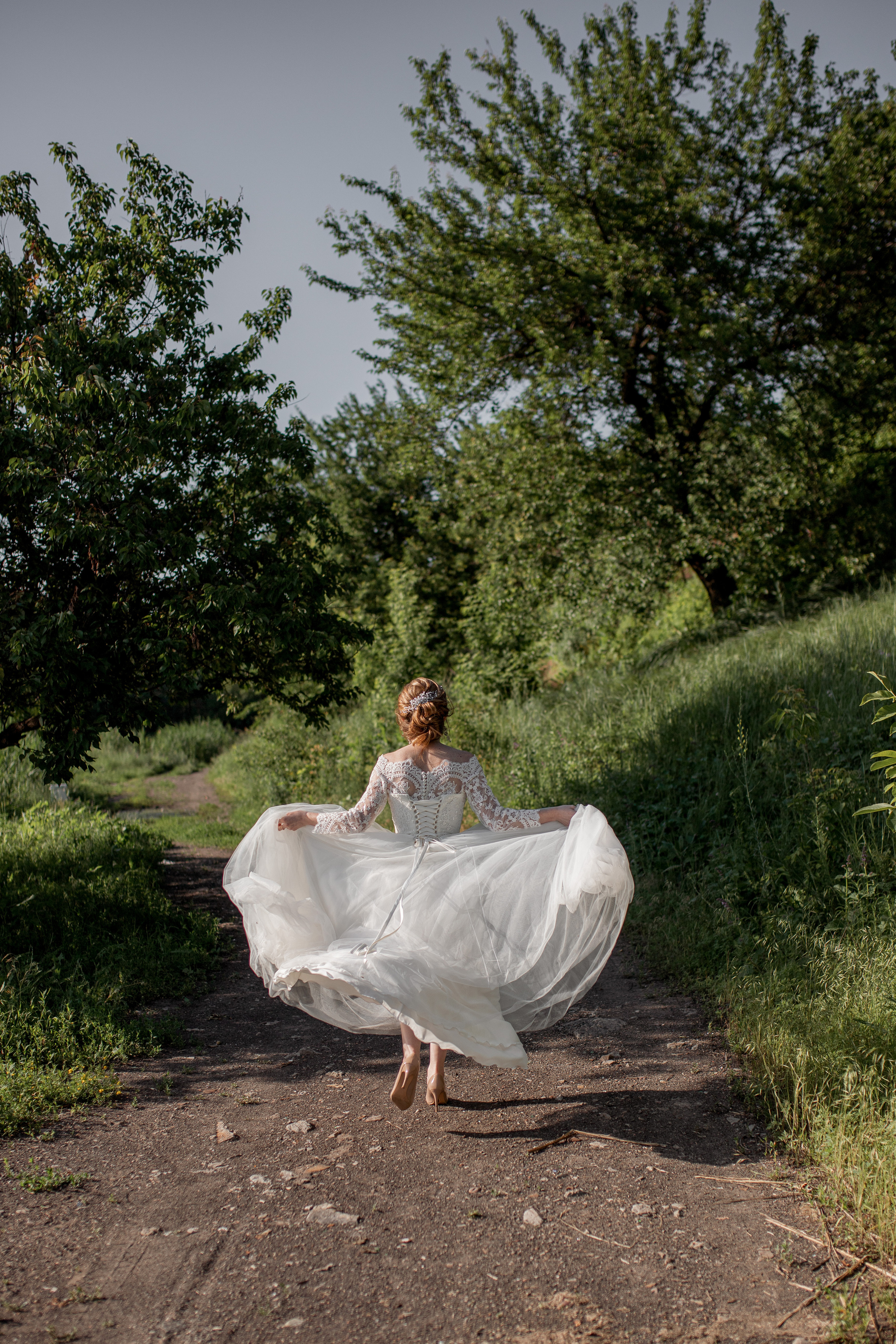 Свадебная фотосессия Дарии и Вадима — фотостудия и прогулка. Семейный и свадебный фотограф в Донецке Елена Гордеева