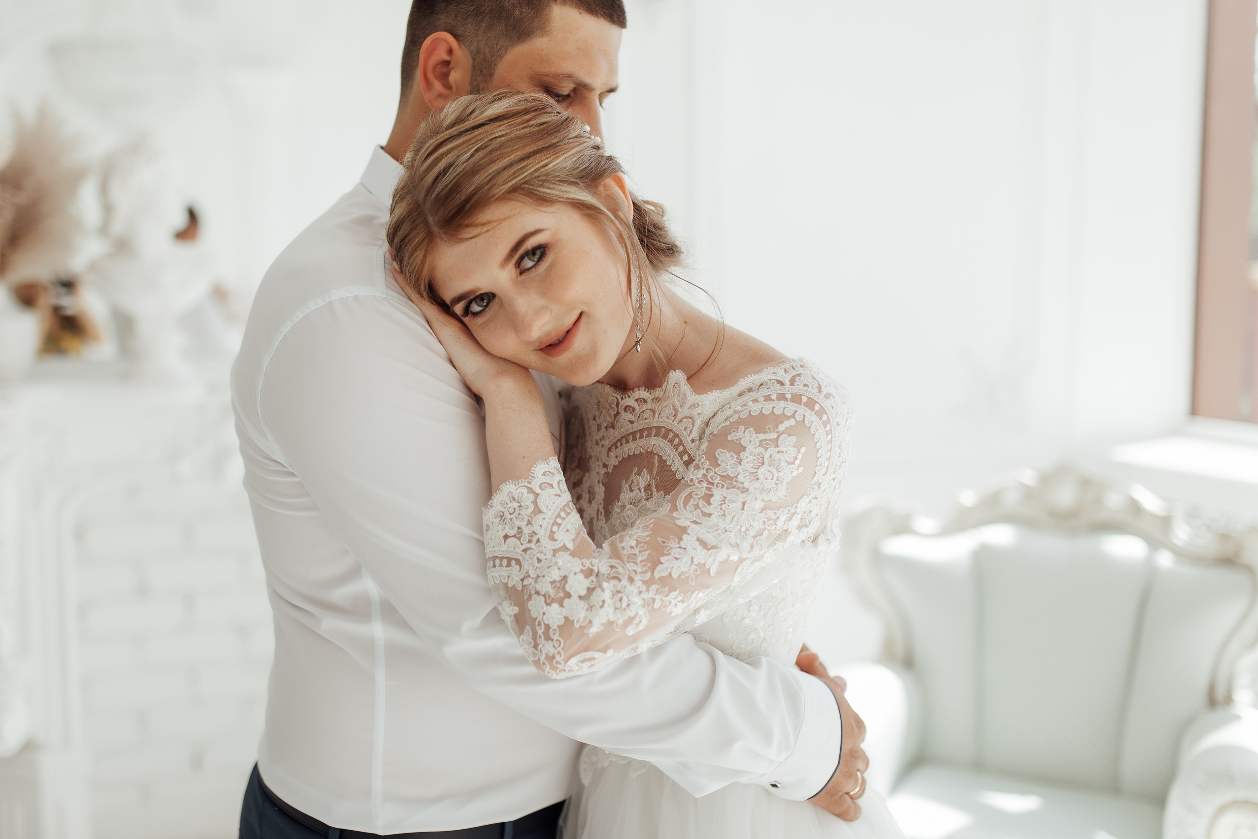 Свадебная фотосессия Дарии и Вадима — фотостудия и прогулка. Семейный и свадебный фотограф в Донецке Елена Гордеева