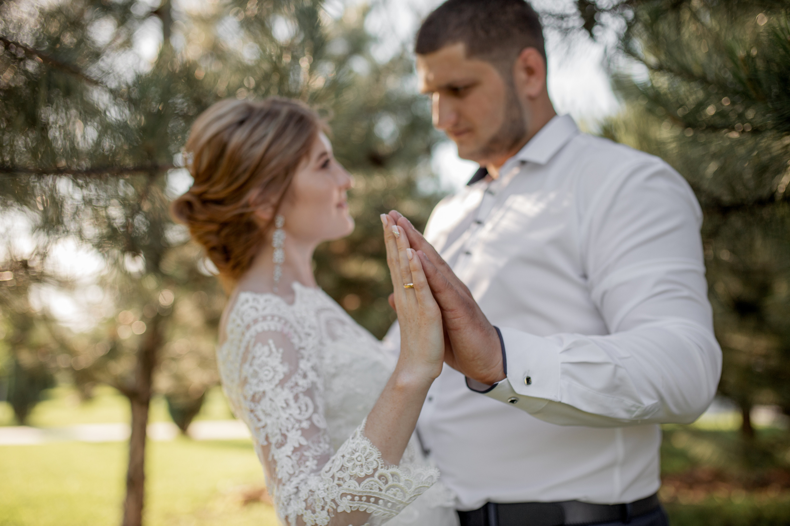 Свадебная фотосессия Дарии и Вадима — фотостудия и прогулка. Семейный и свадебный фотограф в Донецке Елена Гордеева